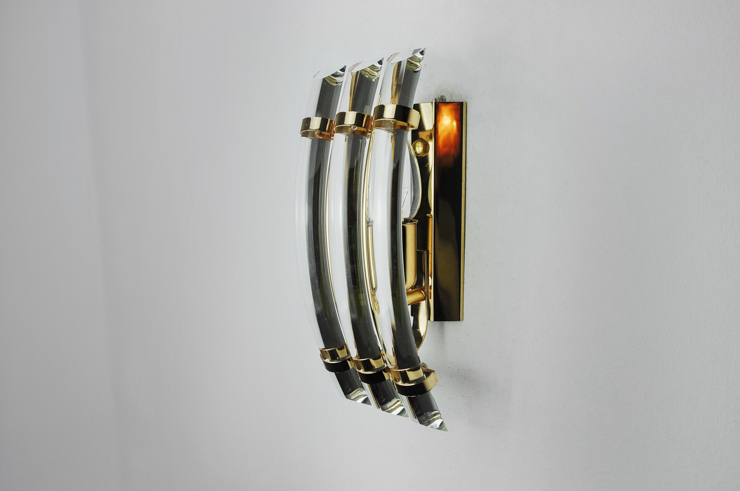 Venini wall lamp, half-moon curved glass, murano, italy, 1970