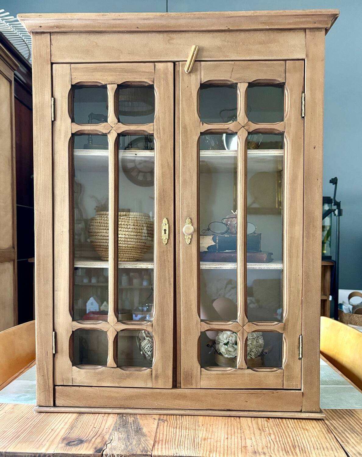 Small Parisian display case in raw wood