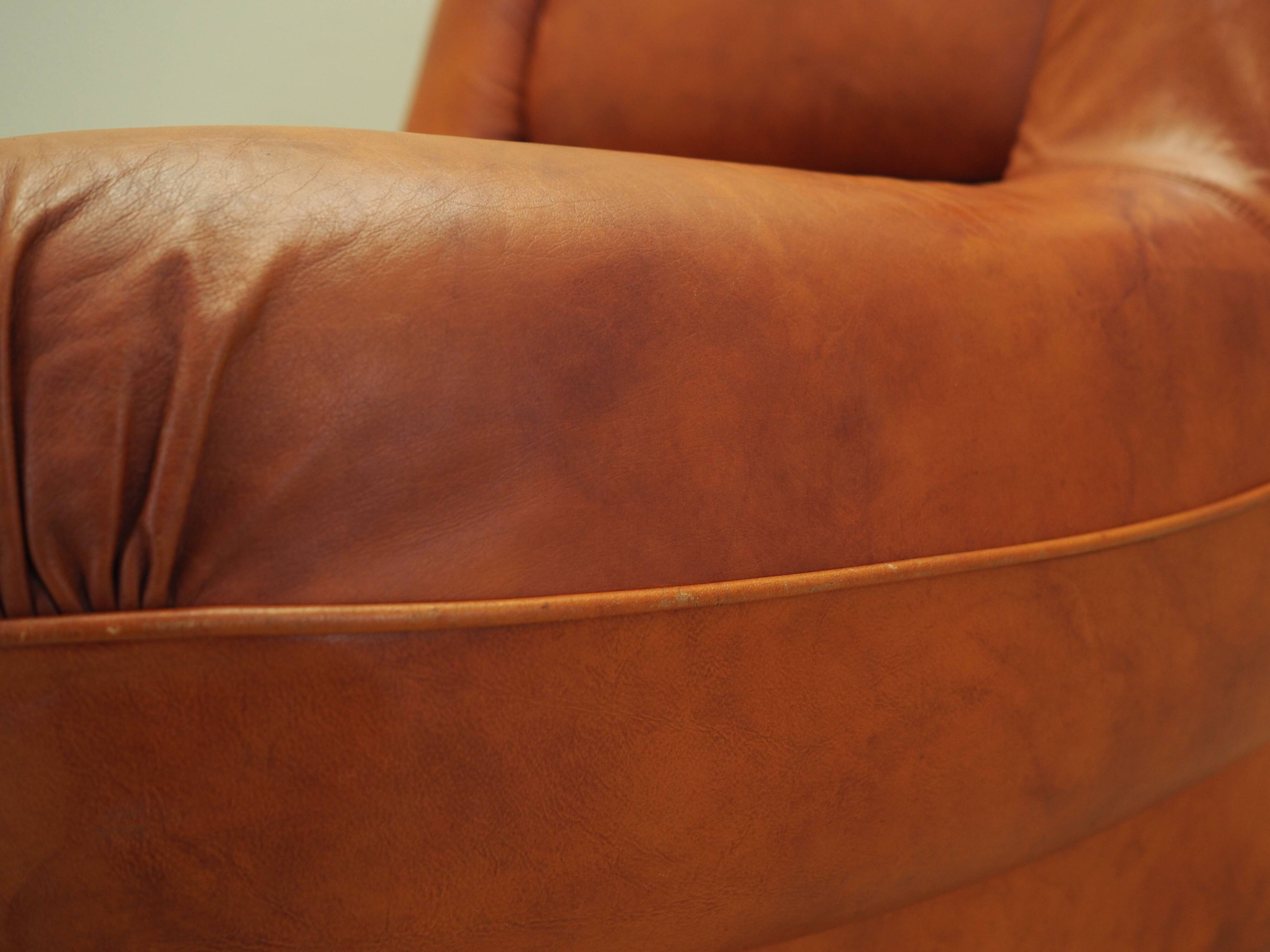 Fauteuil orange, design italien, années 1970, fabricant : Mimo Padova