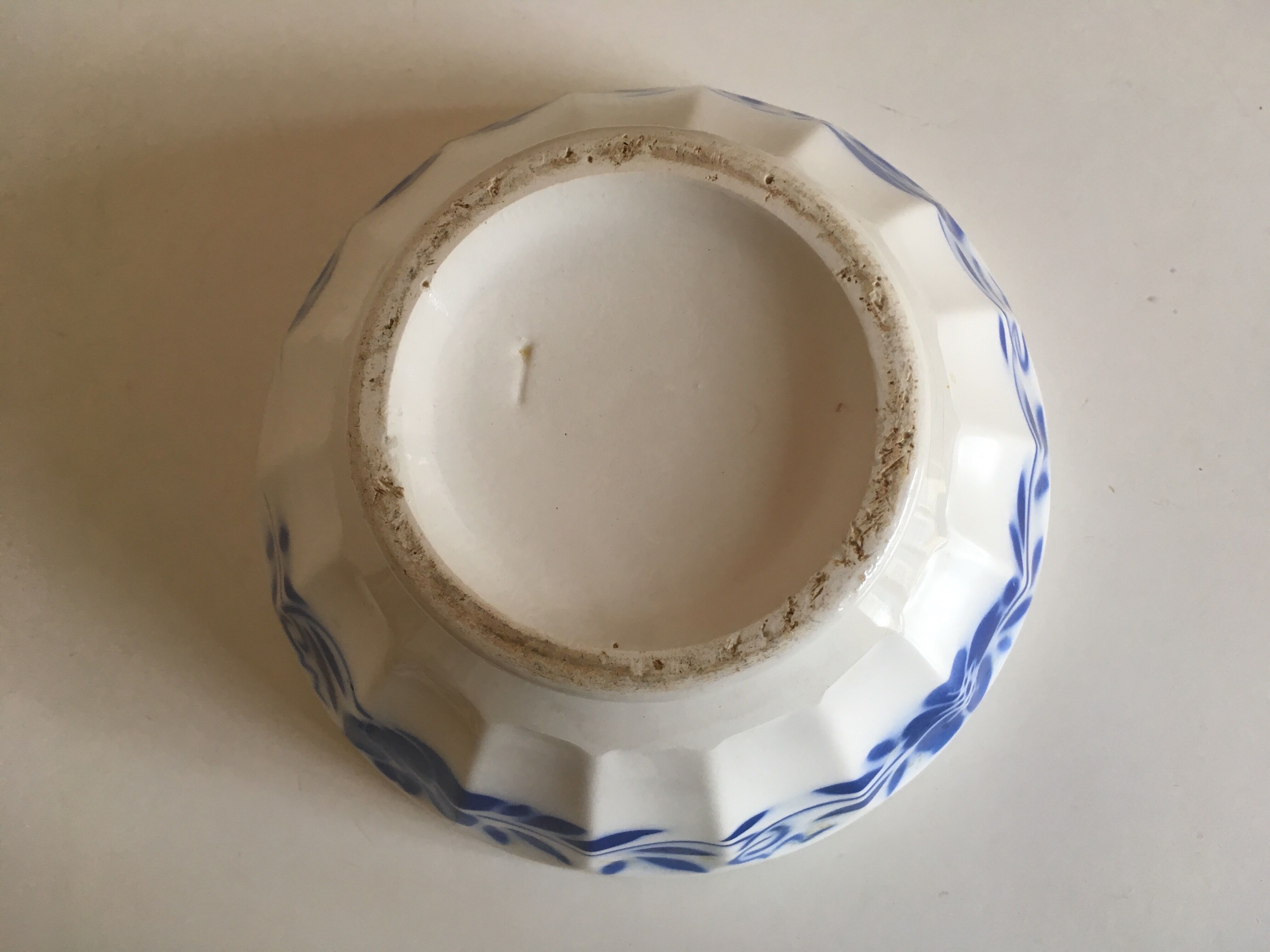Country XL bowl in old faience blue flower décor