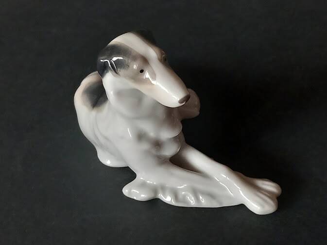 Figurine chien en porcelaine Metzler&Ortloff