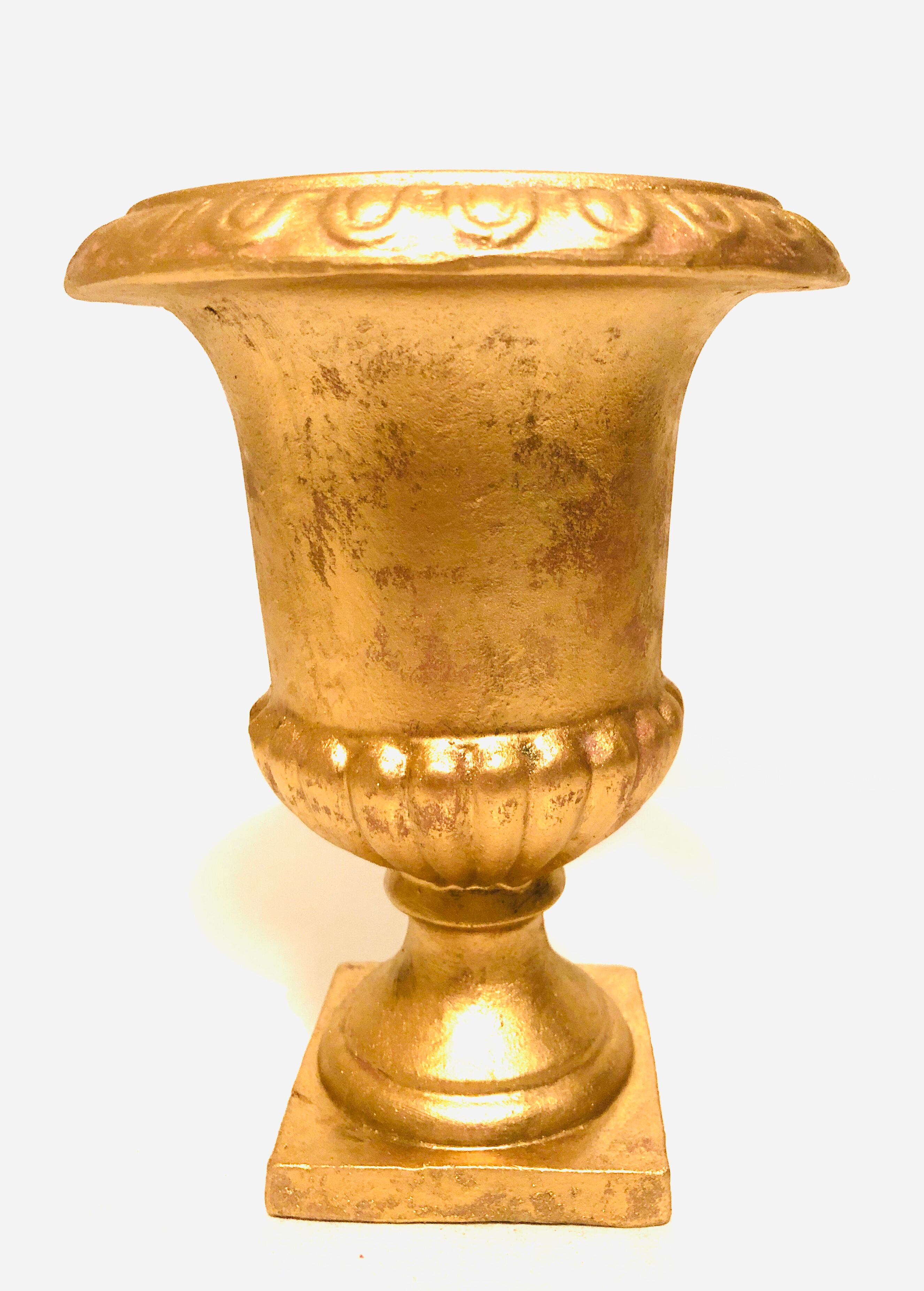 Medici basin in gilded ceramic