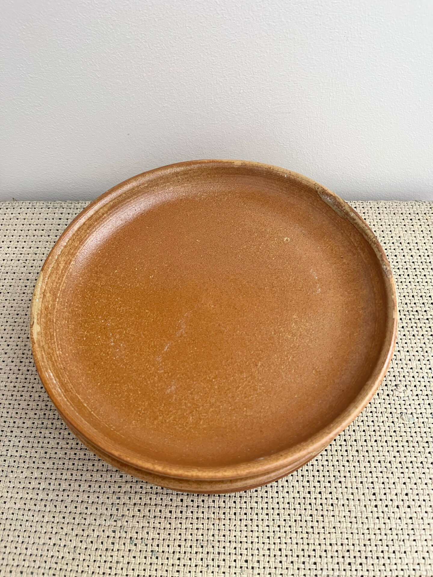 6 flat plates in stoneware