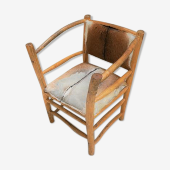 Fauteuil brutaliste en bois naturel