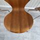 2 Series 7 chairs with armrests (3207) by Arne Jacobsen – Fritz Hansen