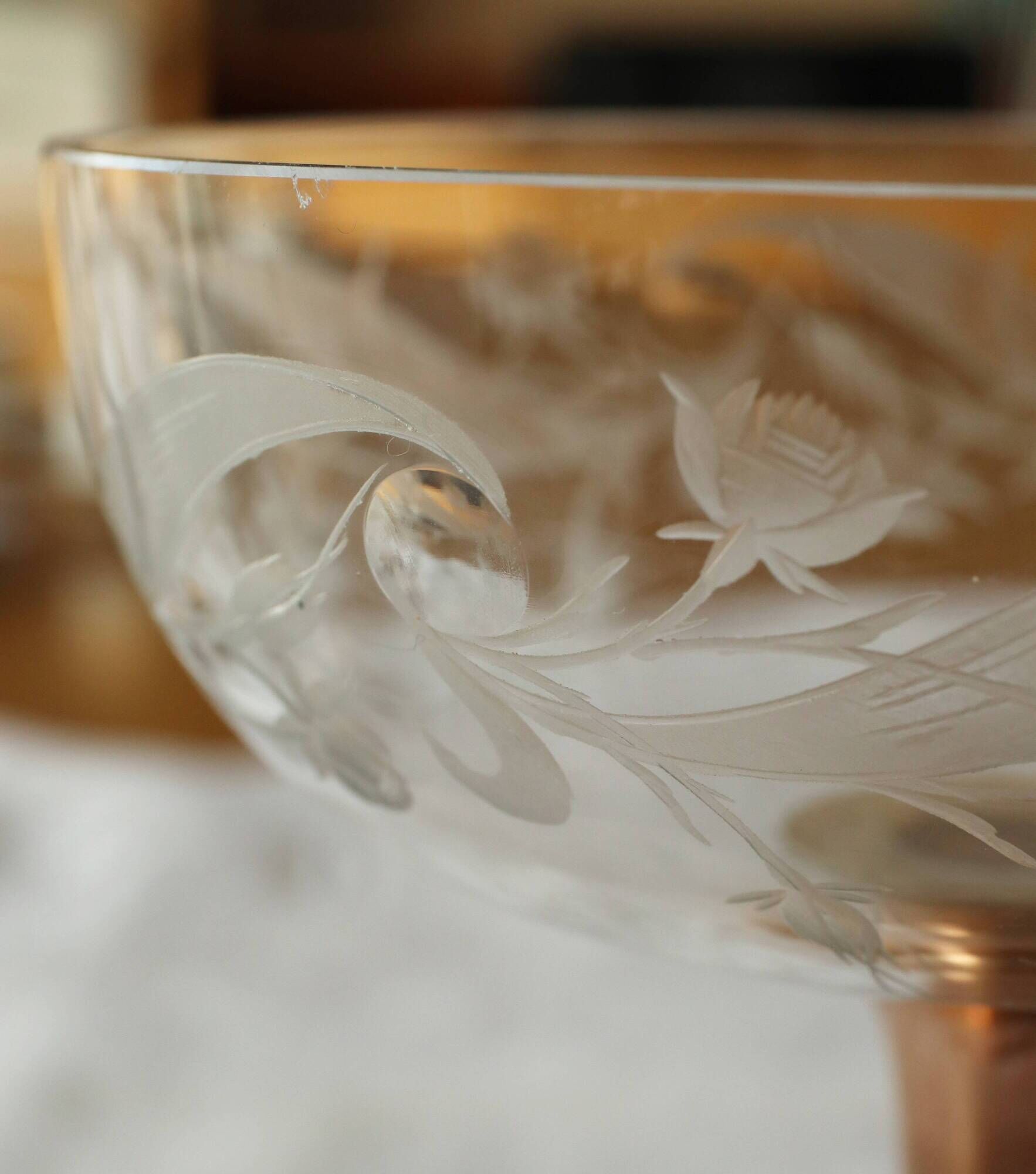 5+1 engraved crystal cups with gilded bronze - Louis XVI style, 19th century