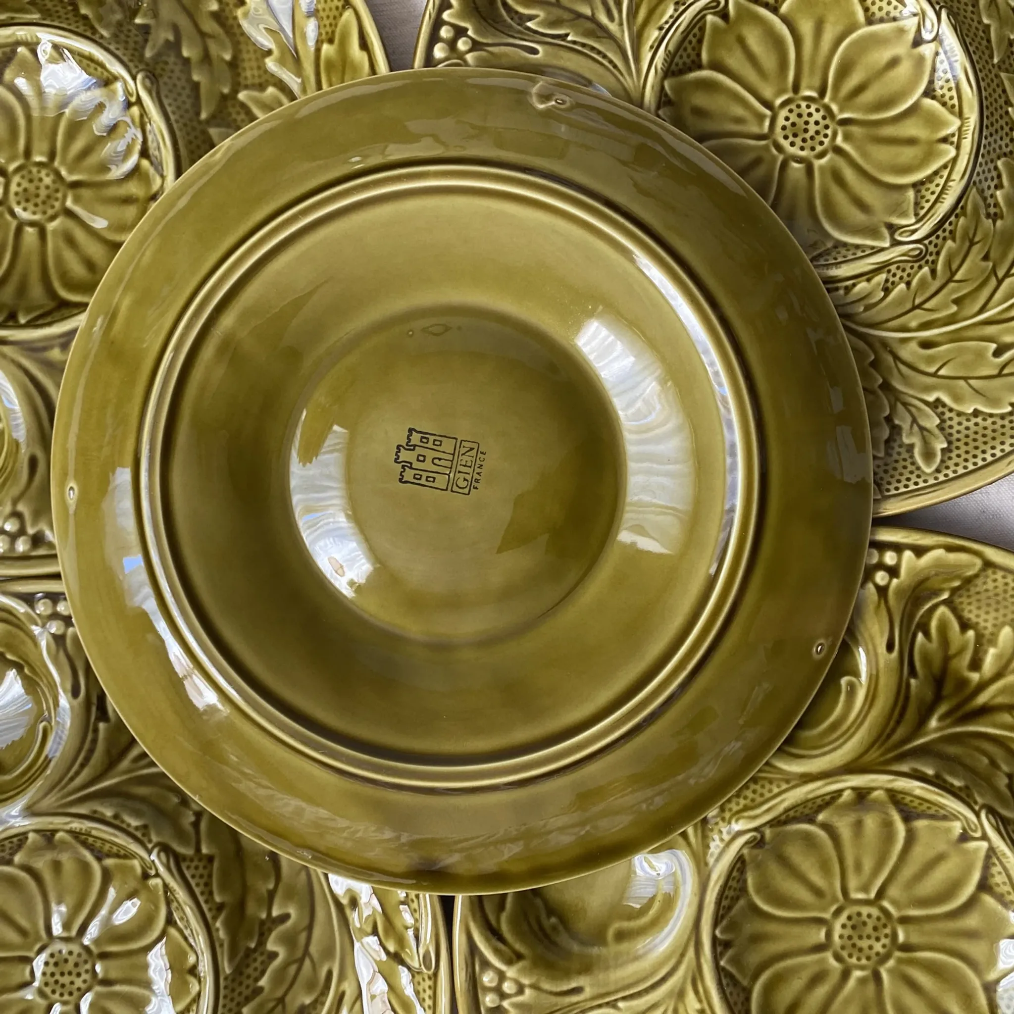 Artichoke service in Gien slipware