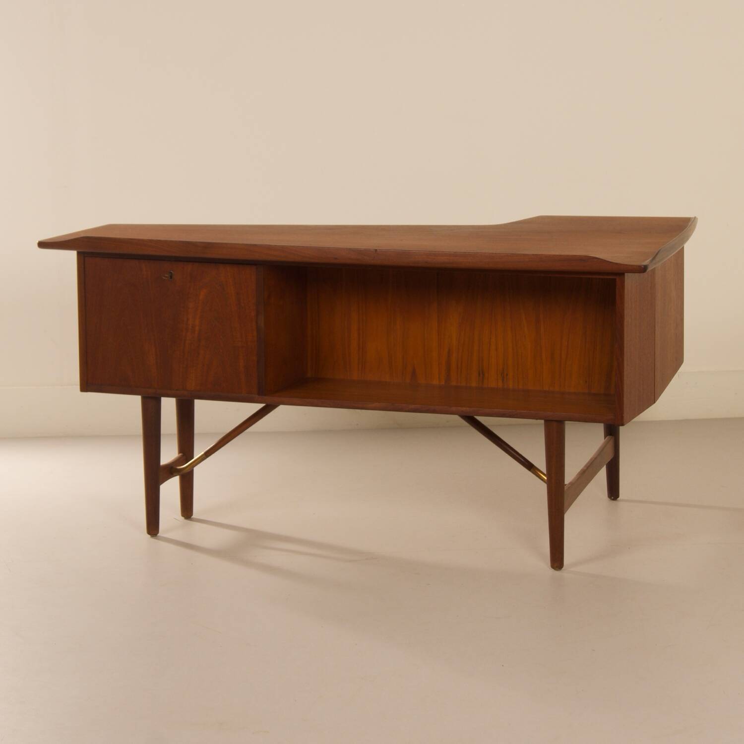 Boomerang desk by Peter Løvig Nielsen for Hedensted mobelfabrik, 1960s