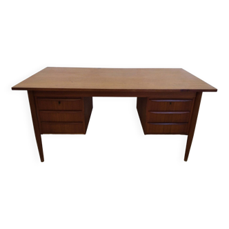 Scandinavian desk Tibergaard Denmark