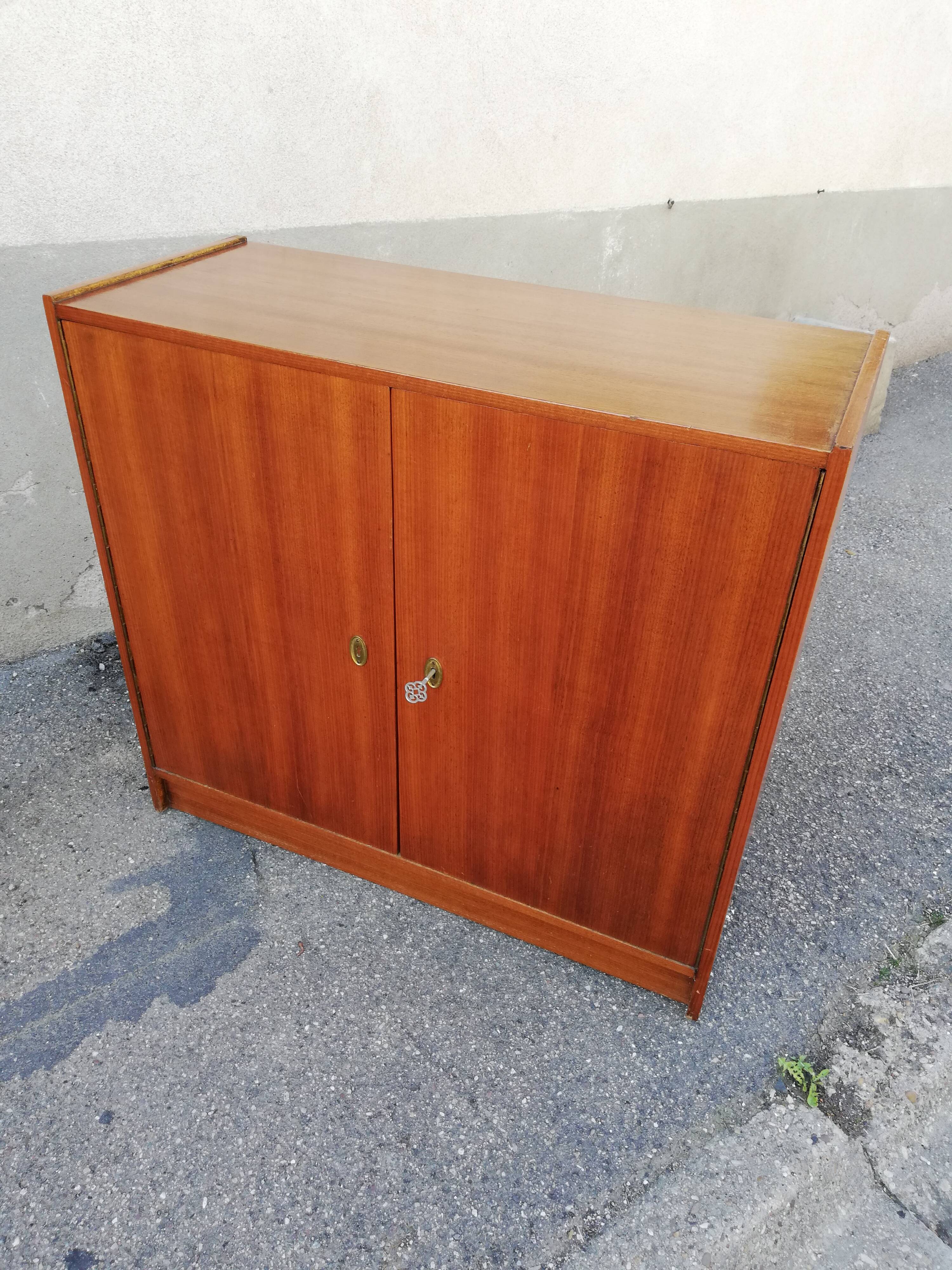Vintage 2-door buffet