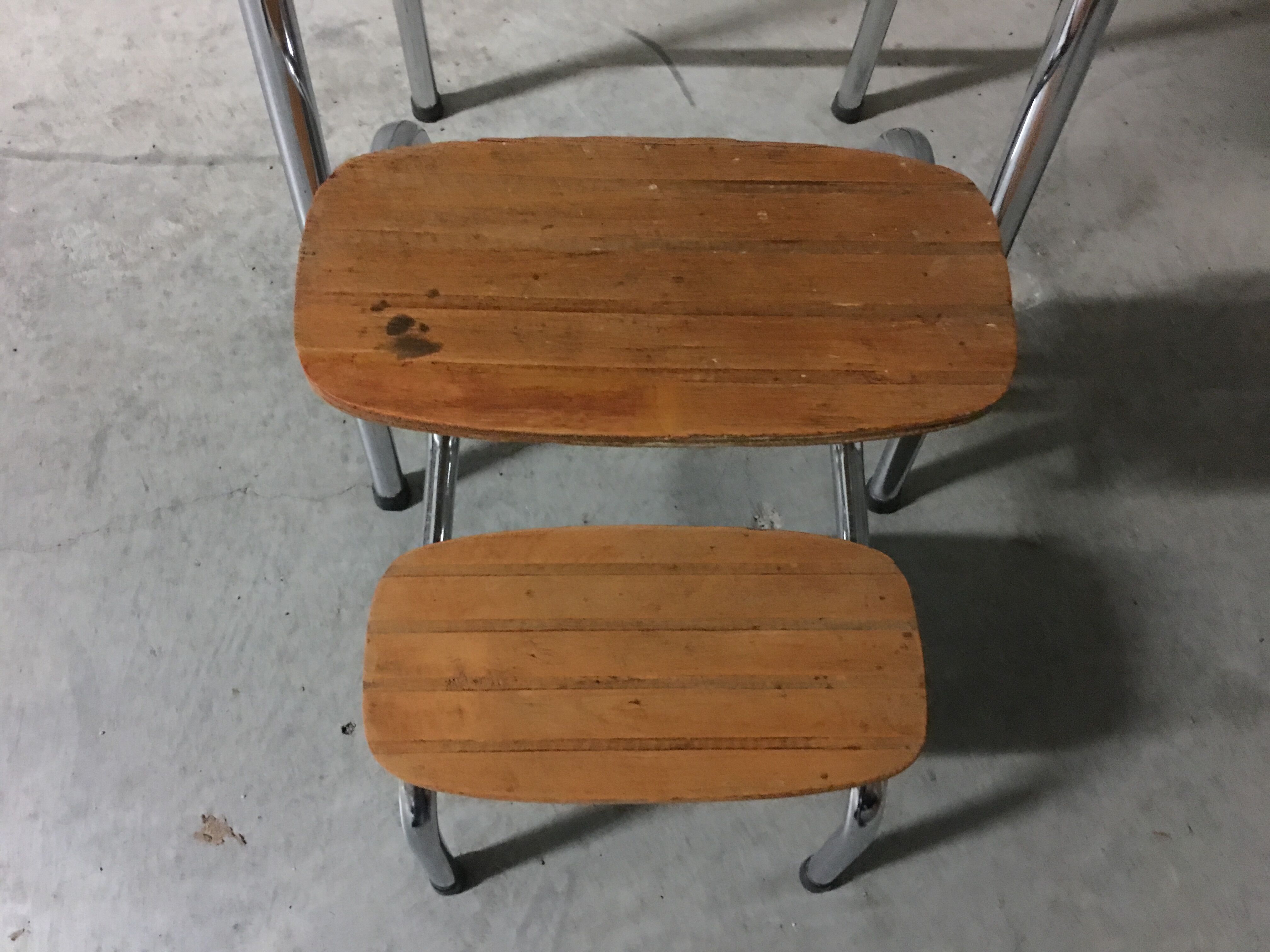 Tabouret marche-pied en formica années 70