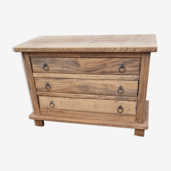 Elm chest of drawers