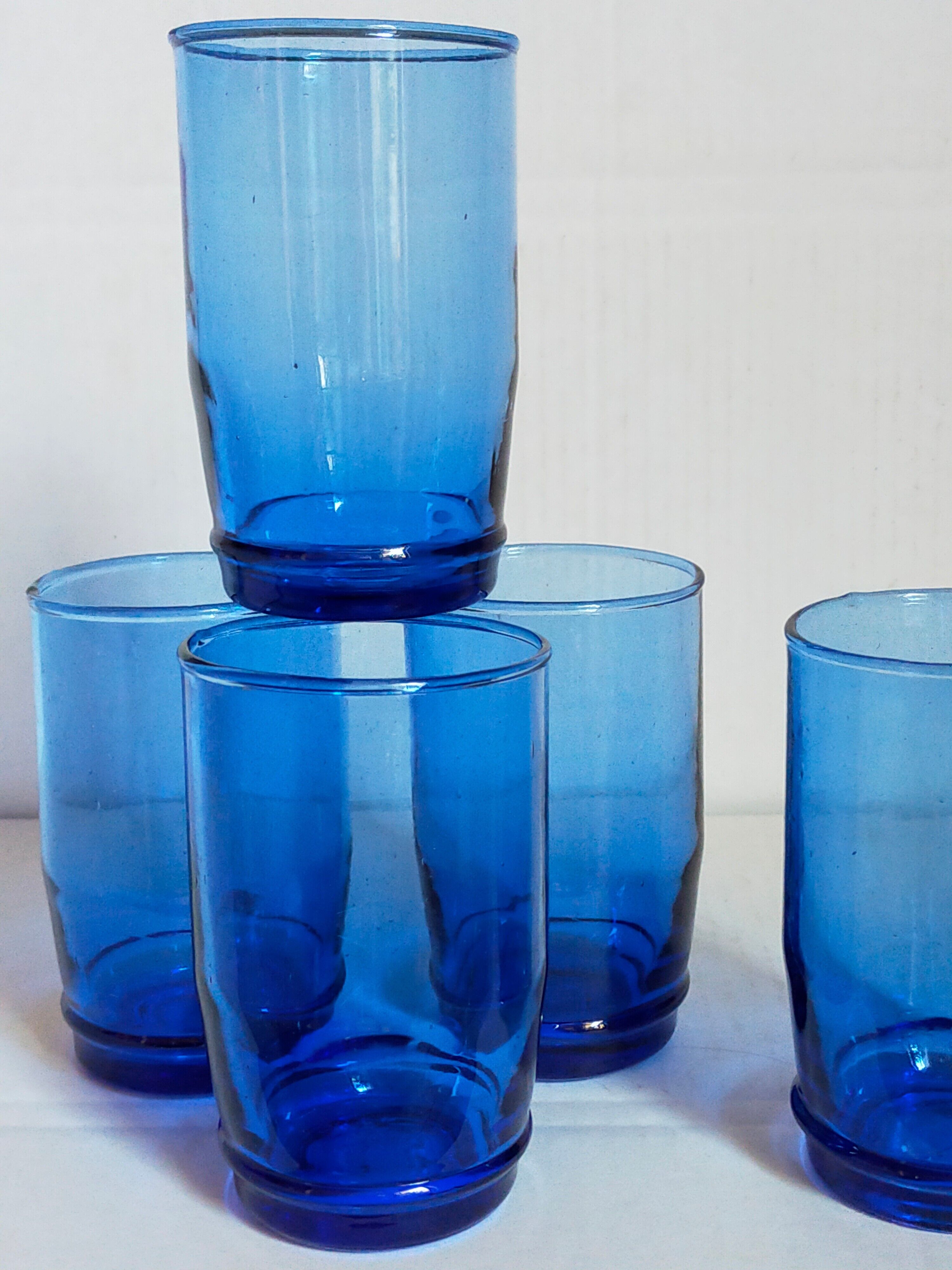 Cinq verres de verrier en verre soufflé vintages