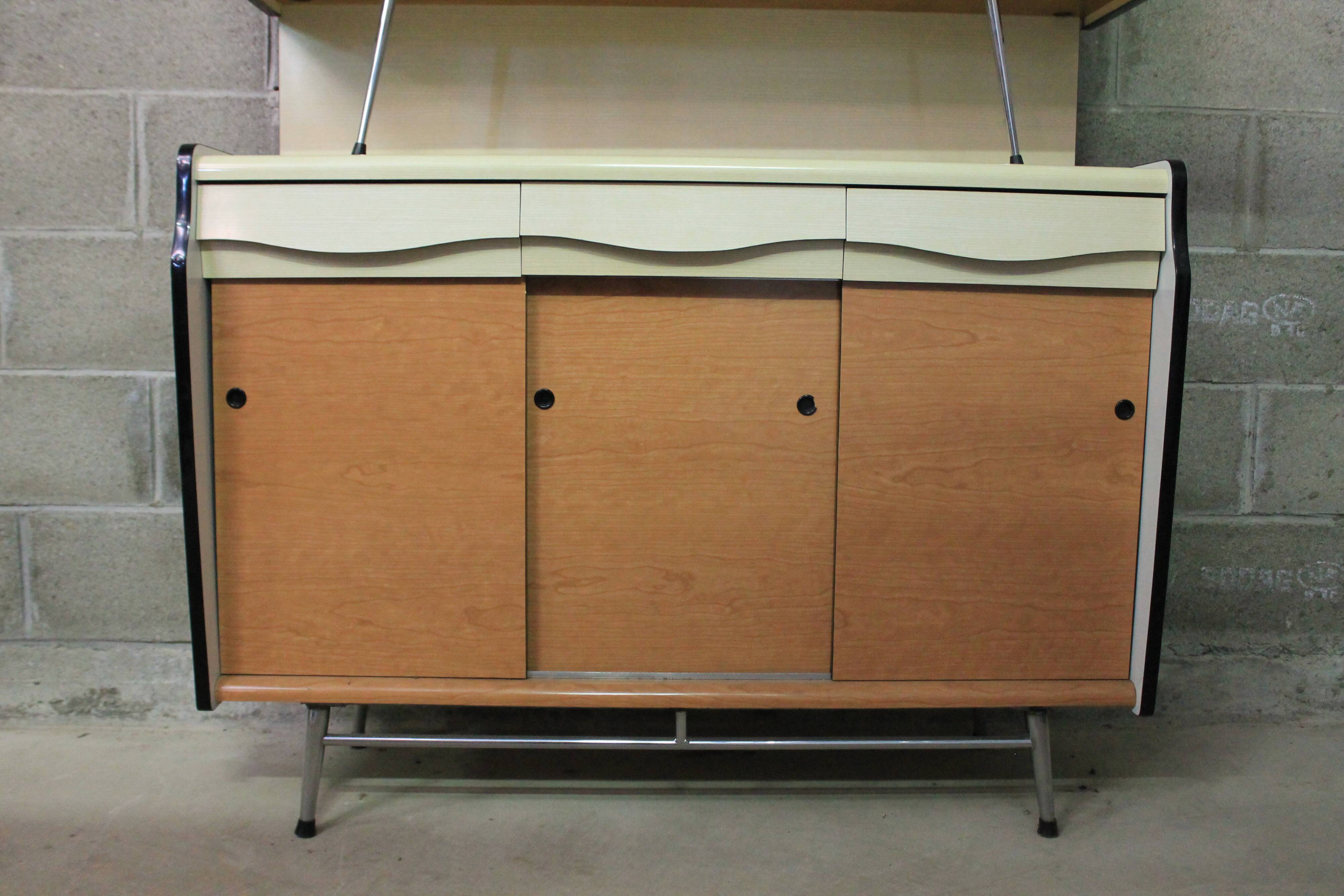 Buffet in formica