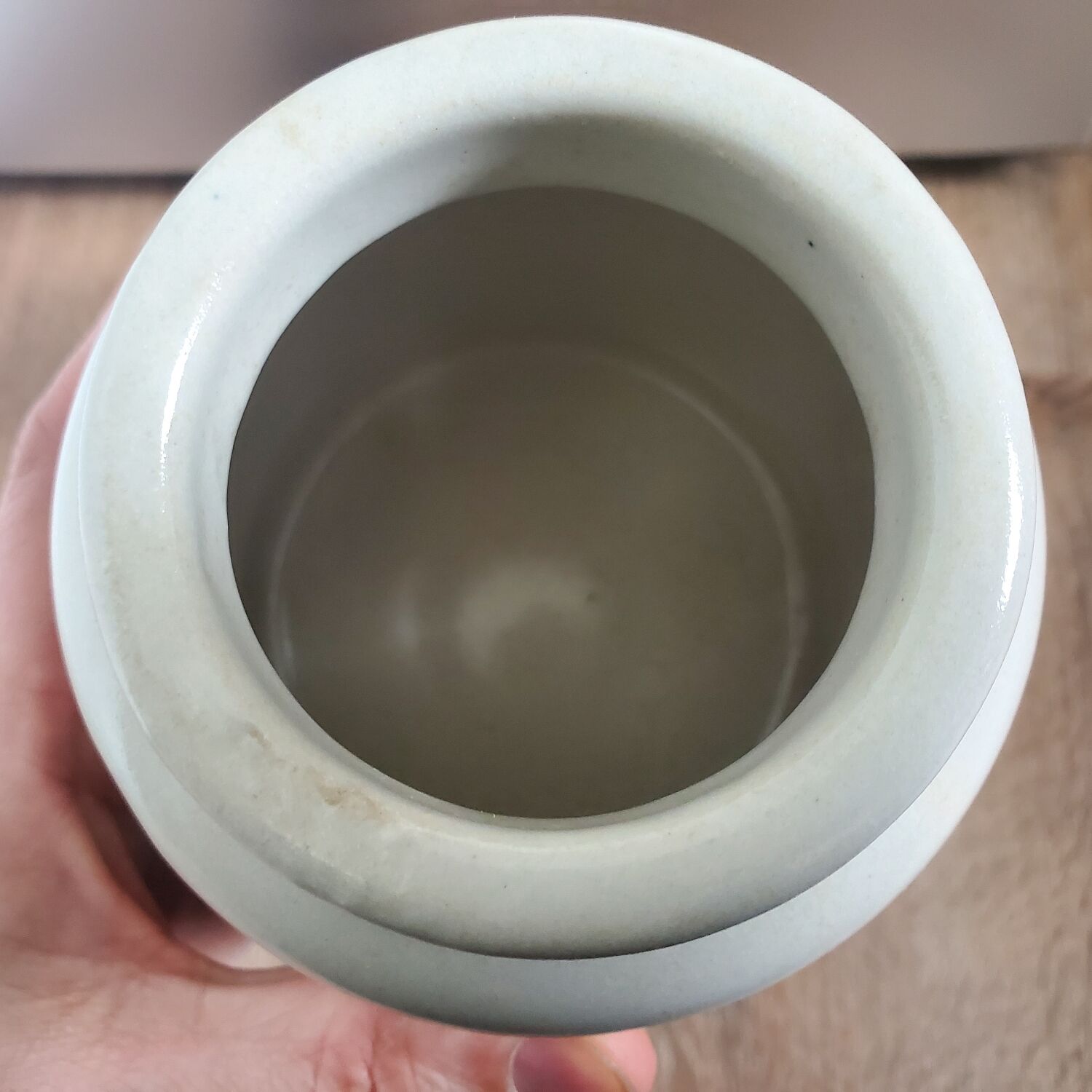 Set of 2 ceramic pots