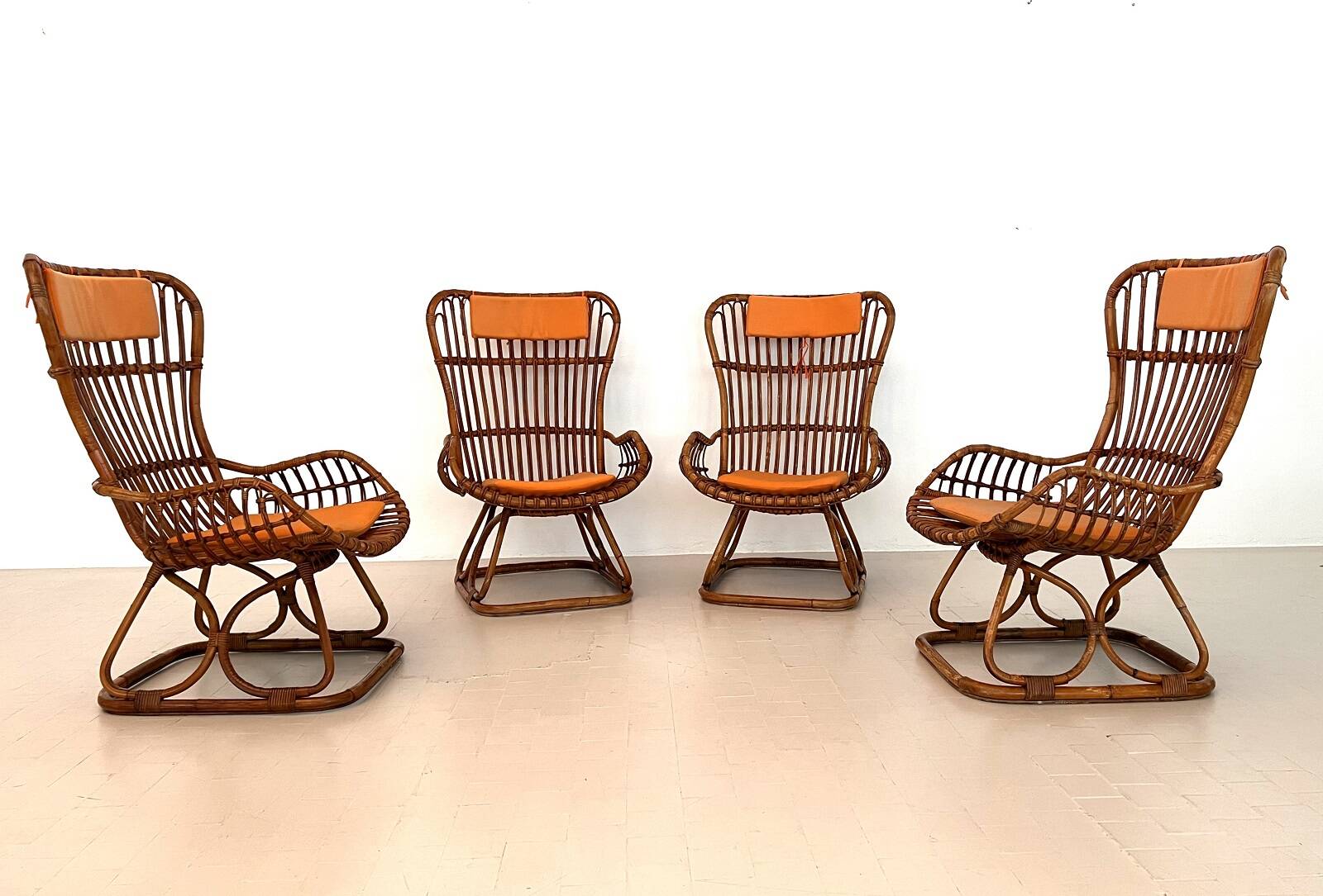 Fauteuils en bambou de designer italien du milieu du siècle, ensemble de 4 pièces.