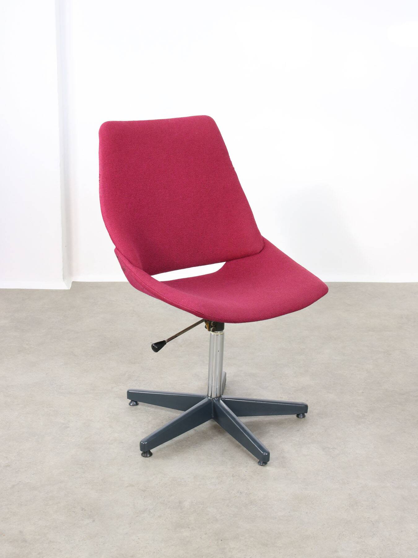 Pink Shell Swivel Chair by Niko Kralj for Stol Kamnik, 1970s