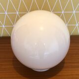 Abat jour globe en opaline