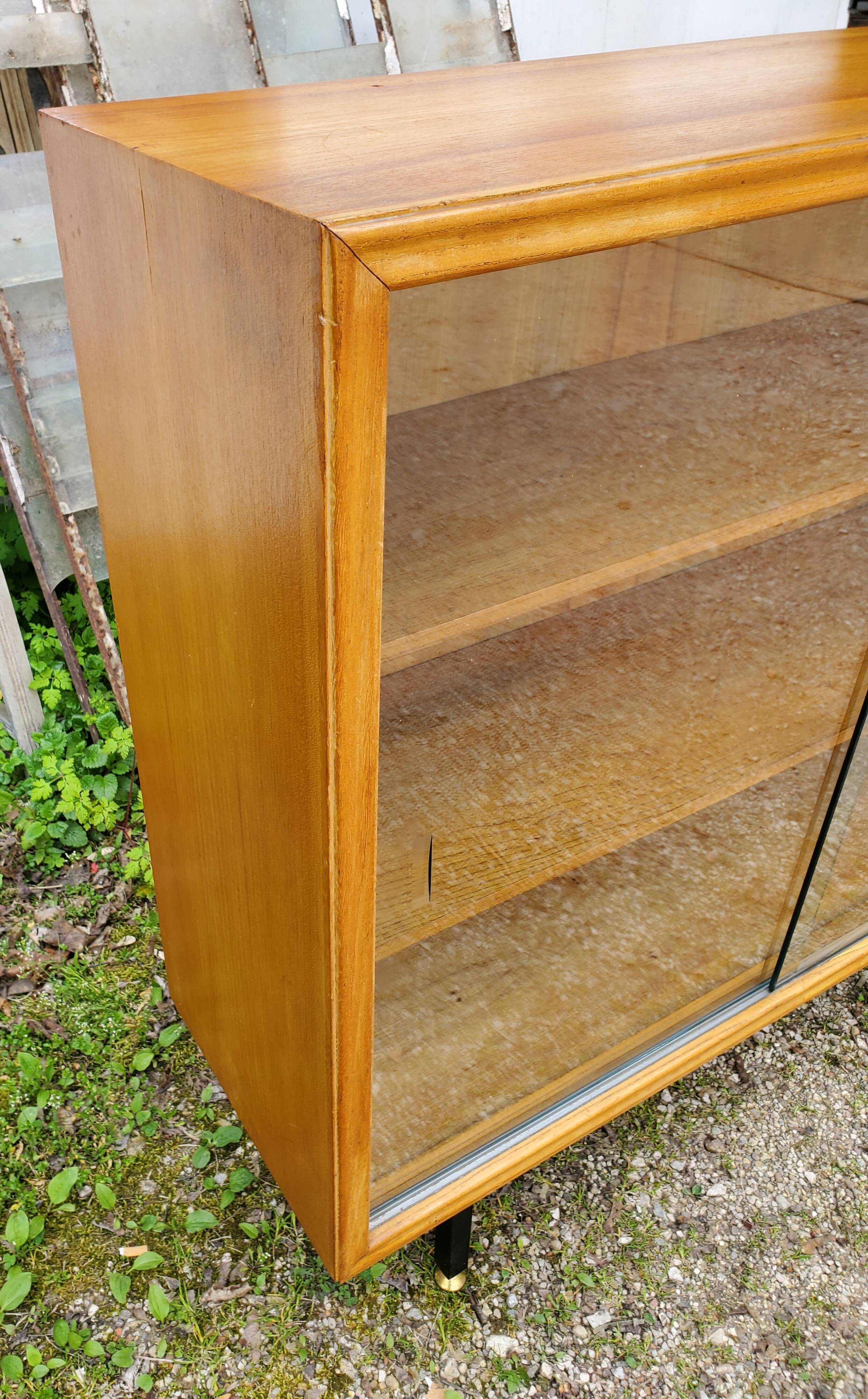 70's Glass Library
