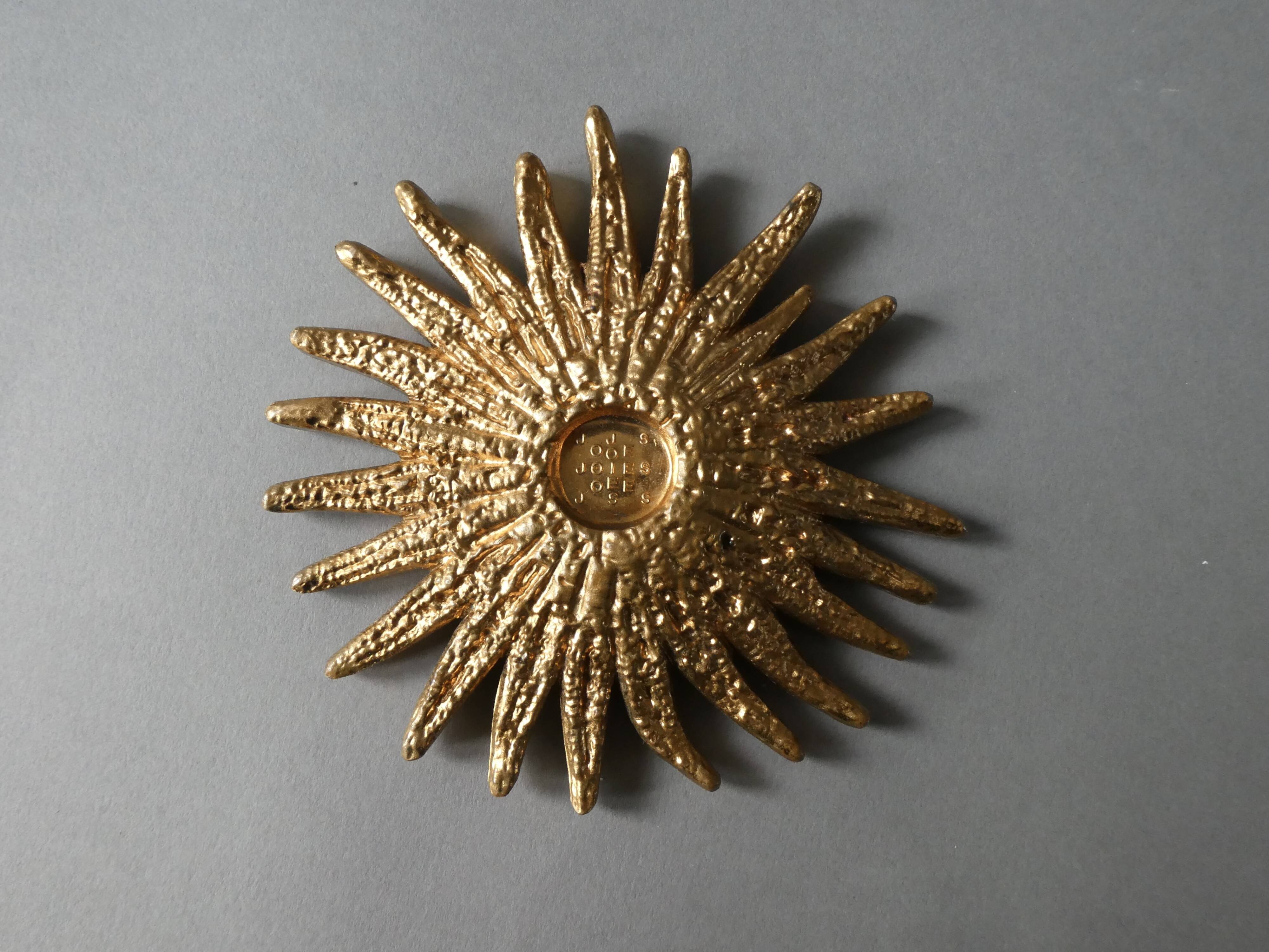 Bronze sculpture paperweight signed Roger Bezombes, 1971