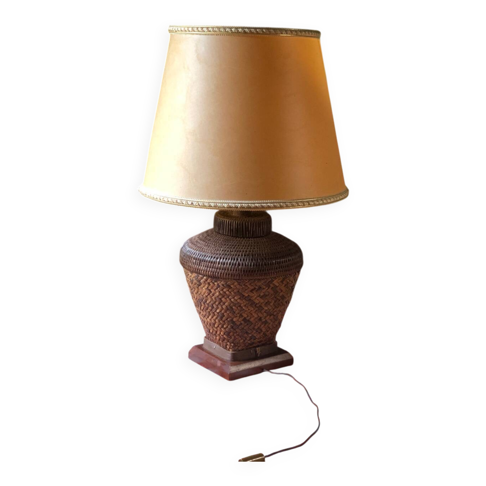 Burmese lamp