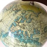 Globe terrestre vintage au style ancien
