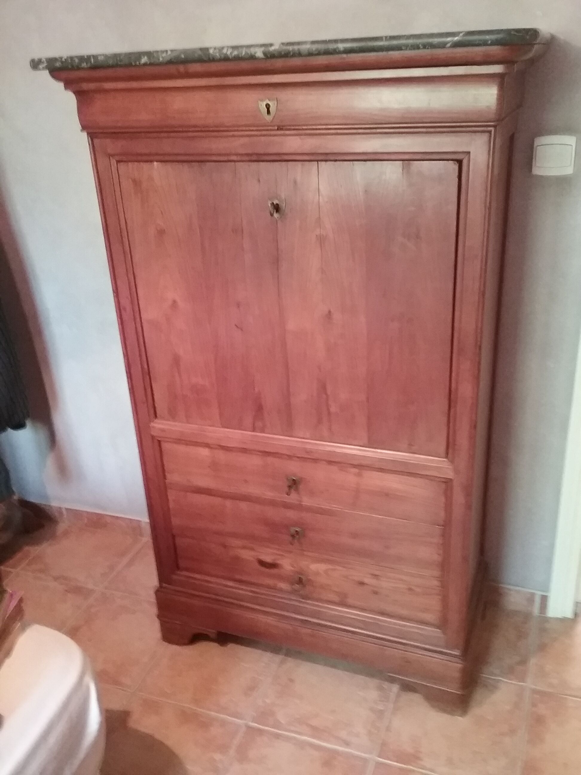 Secretary in cherry