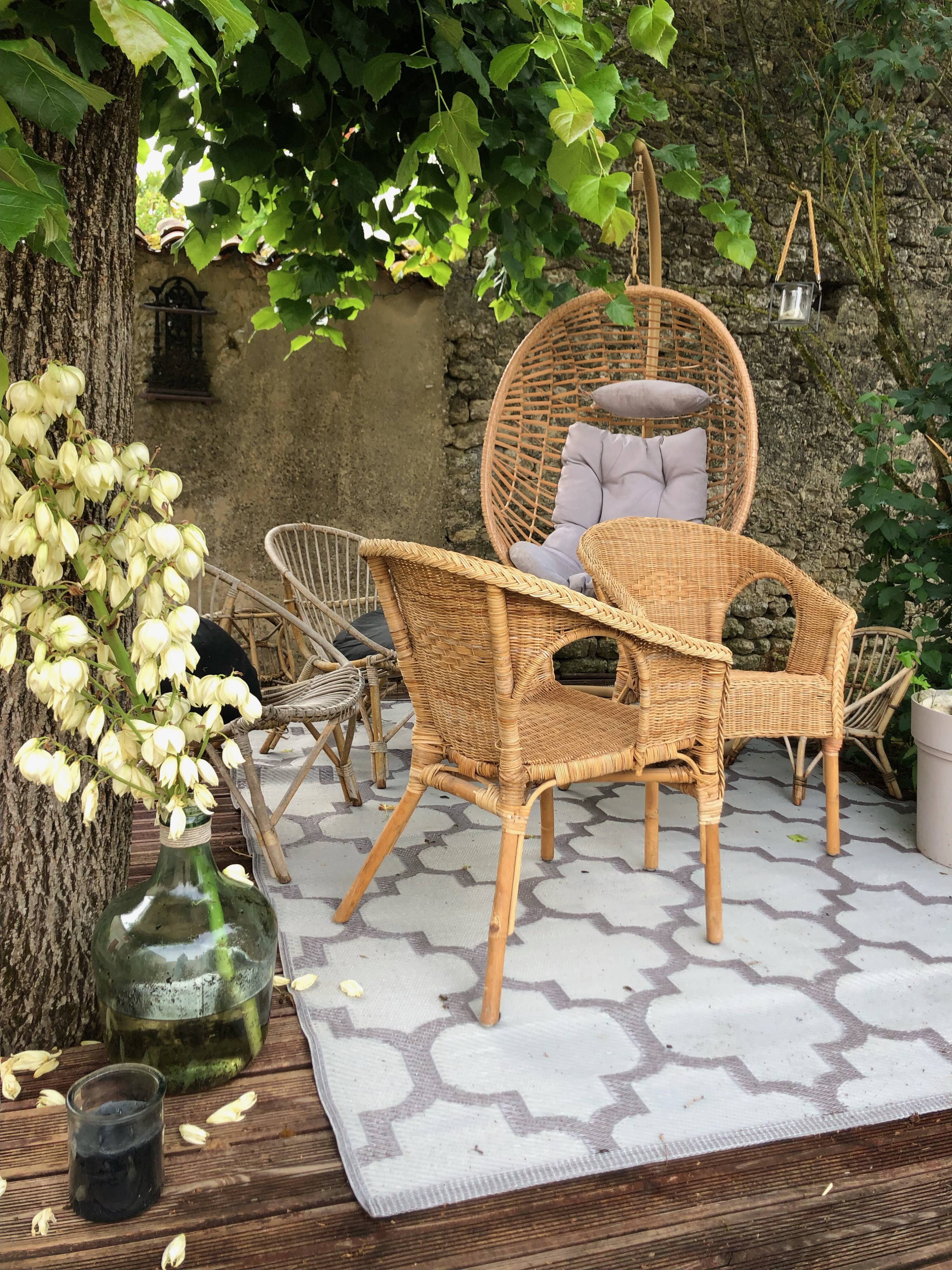 Pair of wicker armchairs