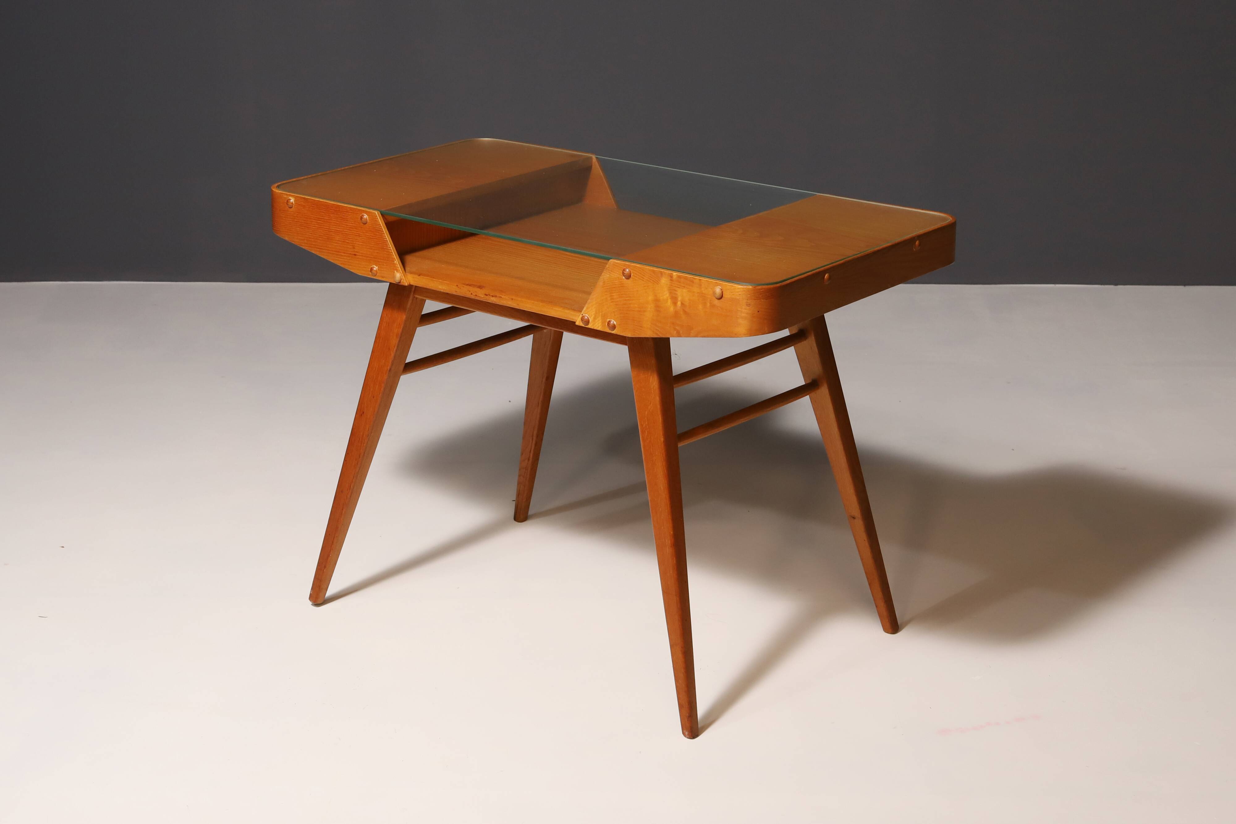 Table Basse Tchécoslovaque par František Jirák pour Tatra, 1960