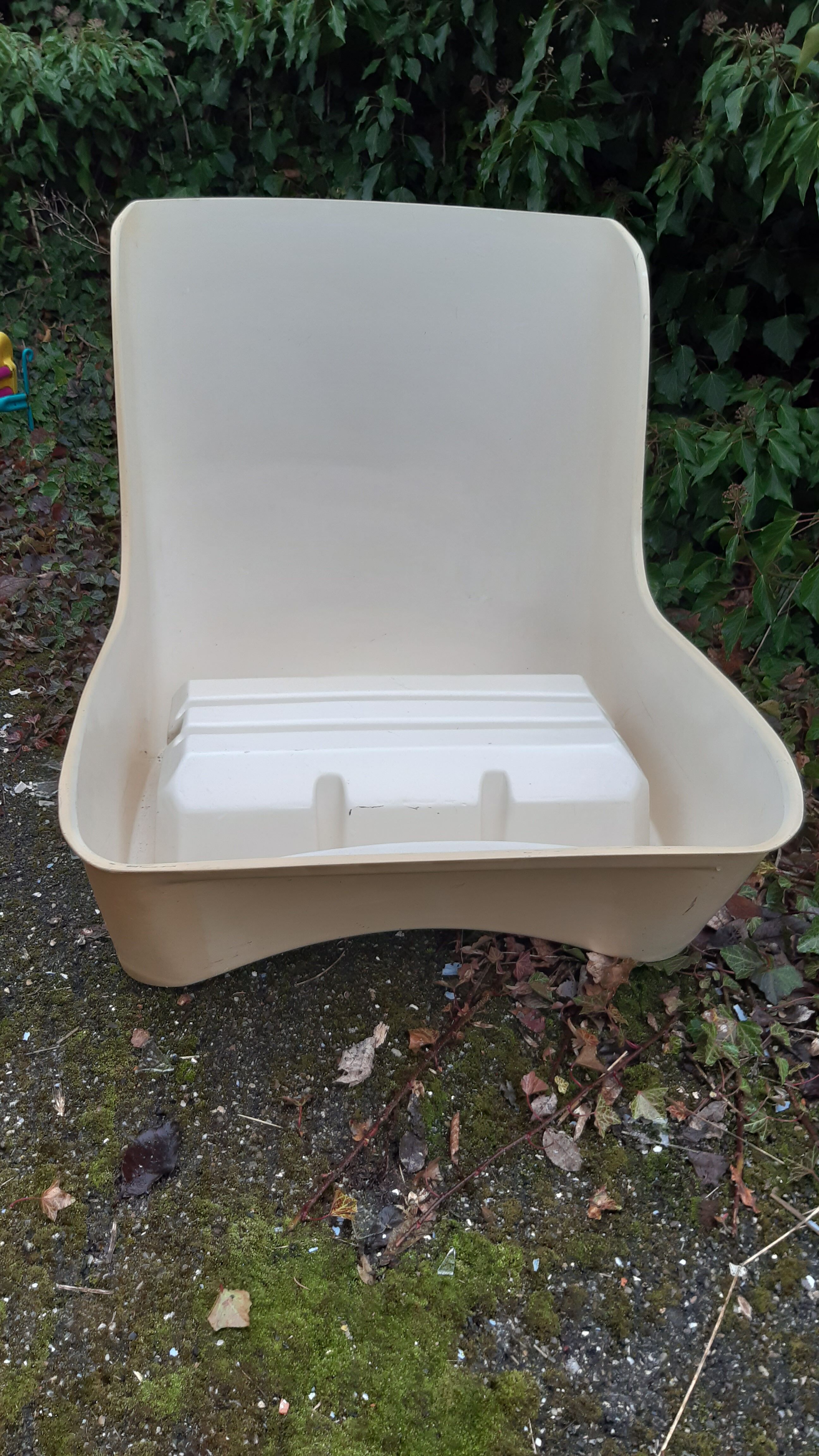 Chauffeuse seventies fibre et velours