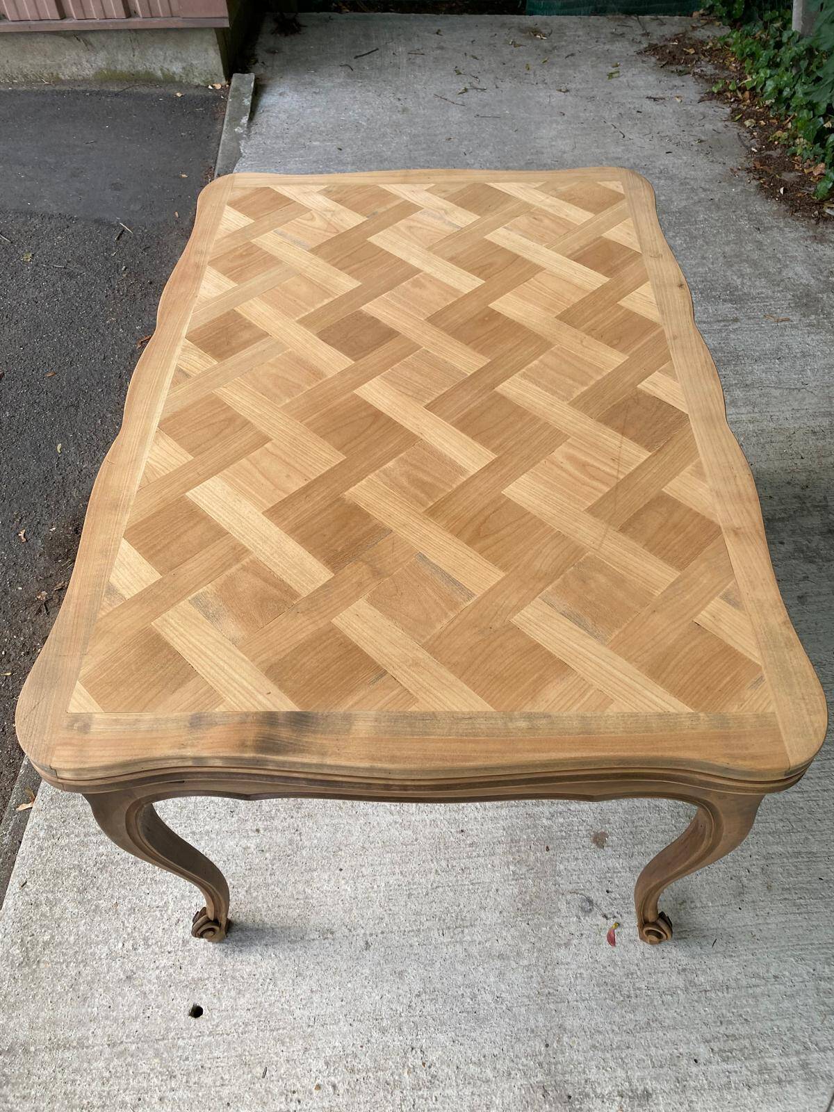 Louis XV extendable dining table, 18th century, renovated in solid oak 230cm