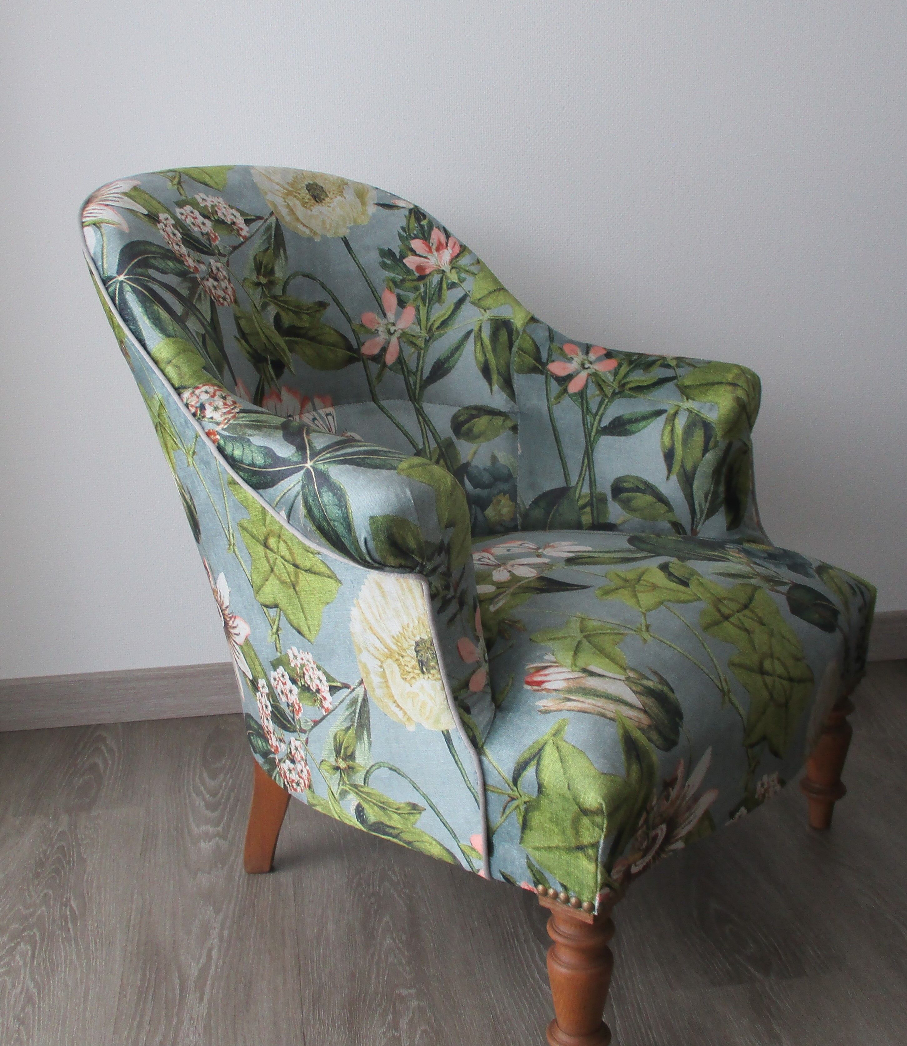 Flowery toad armchair