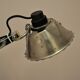 Lampe articulée et pivotante industrielle