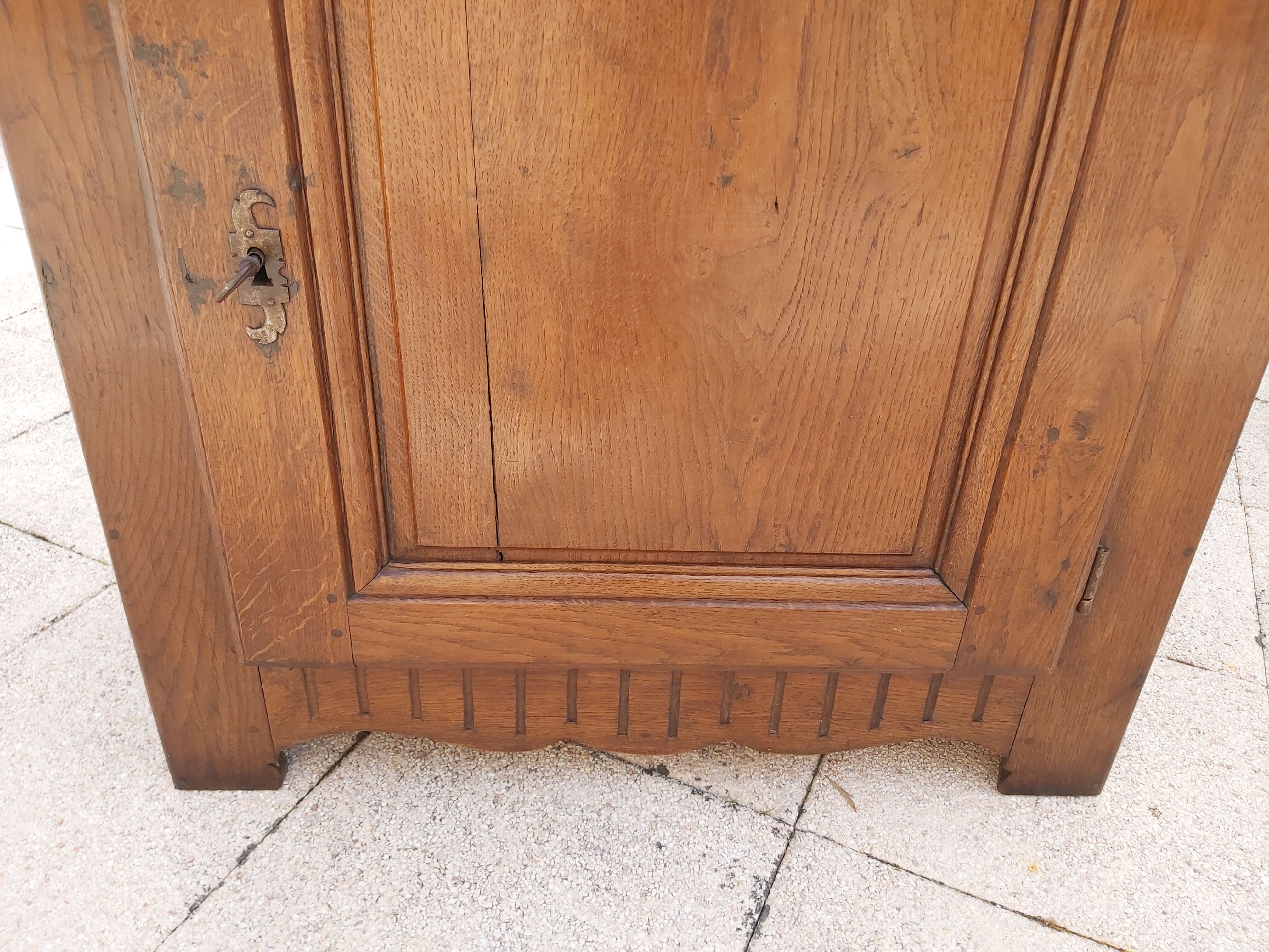 Eighteenth century oak buffet