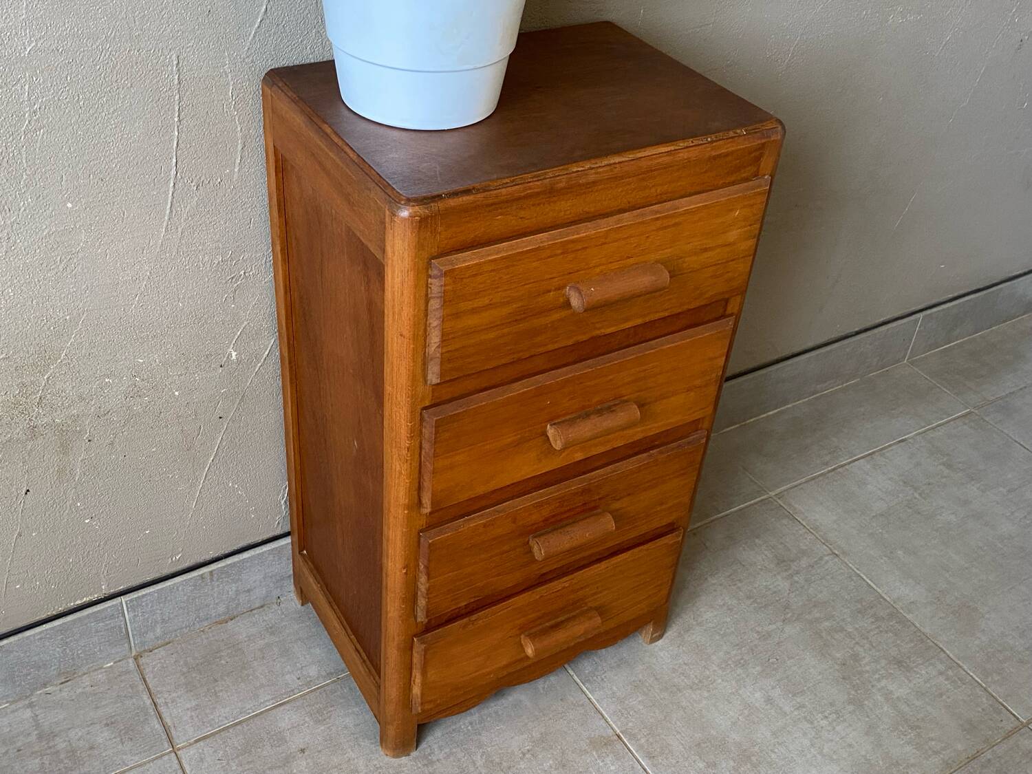 Vintage vintage chiffonier