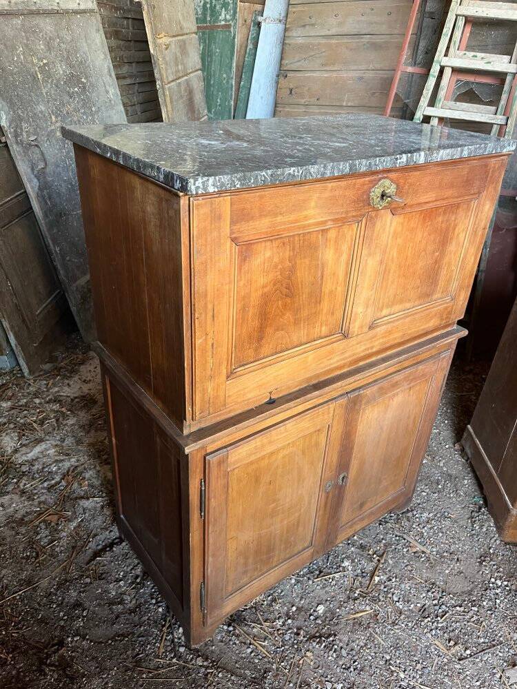 Secretary in walnut, late 19th century to early 20th century.