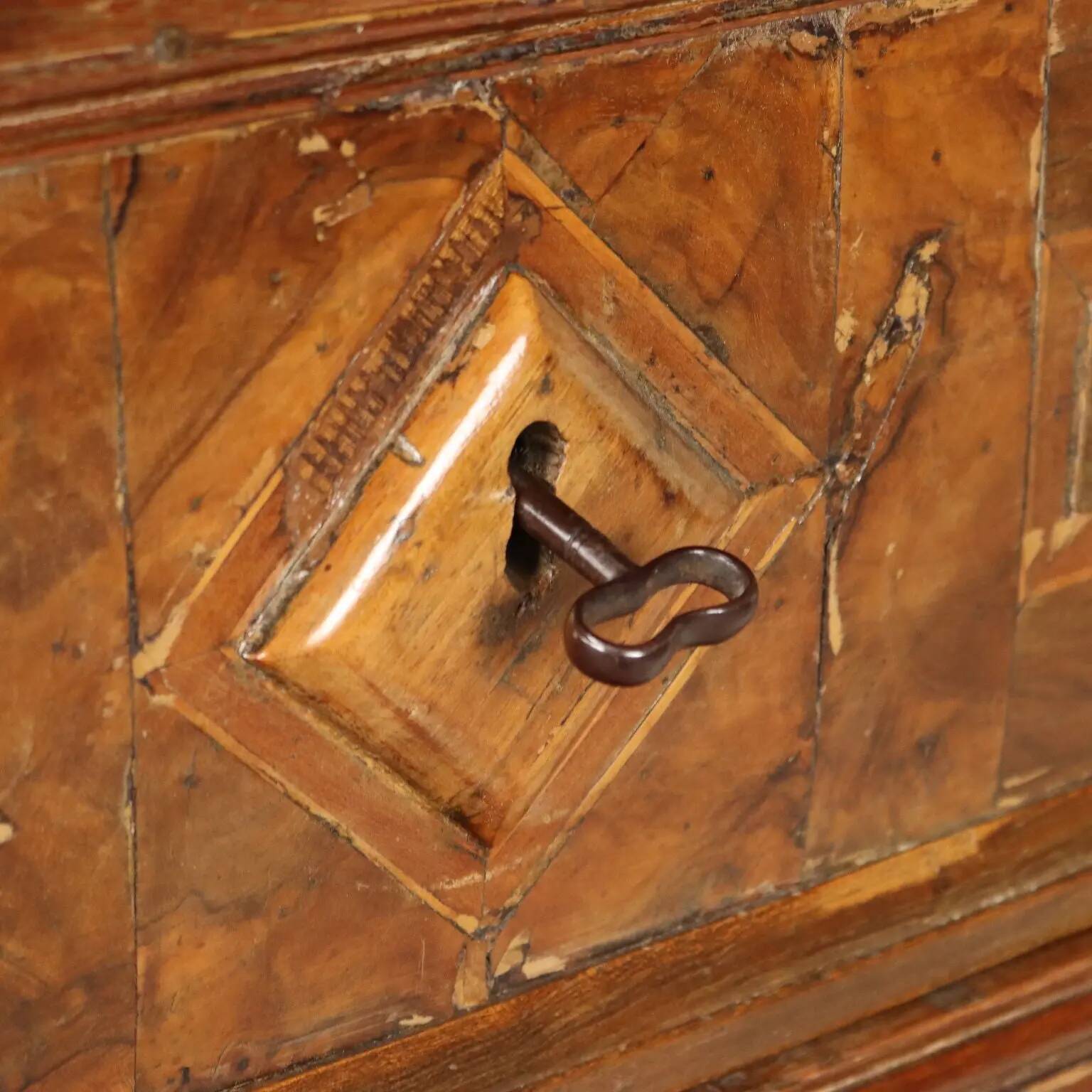 Commode ancienne baroque en noyer à 3 tiroirs, XVIIIe siècle