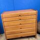 Commode vintage dans le goût de la maison regain