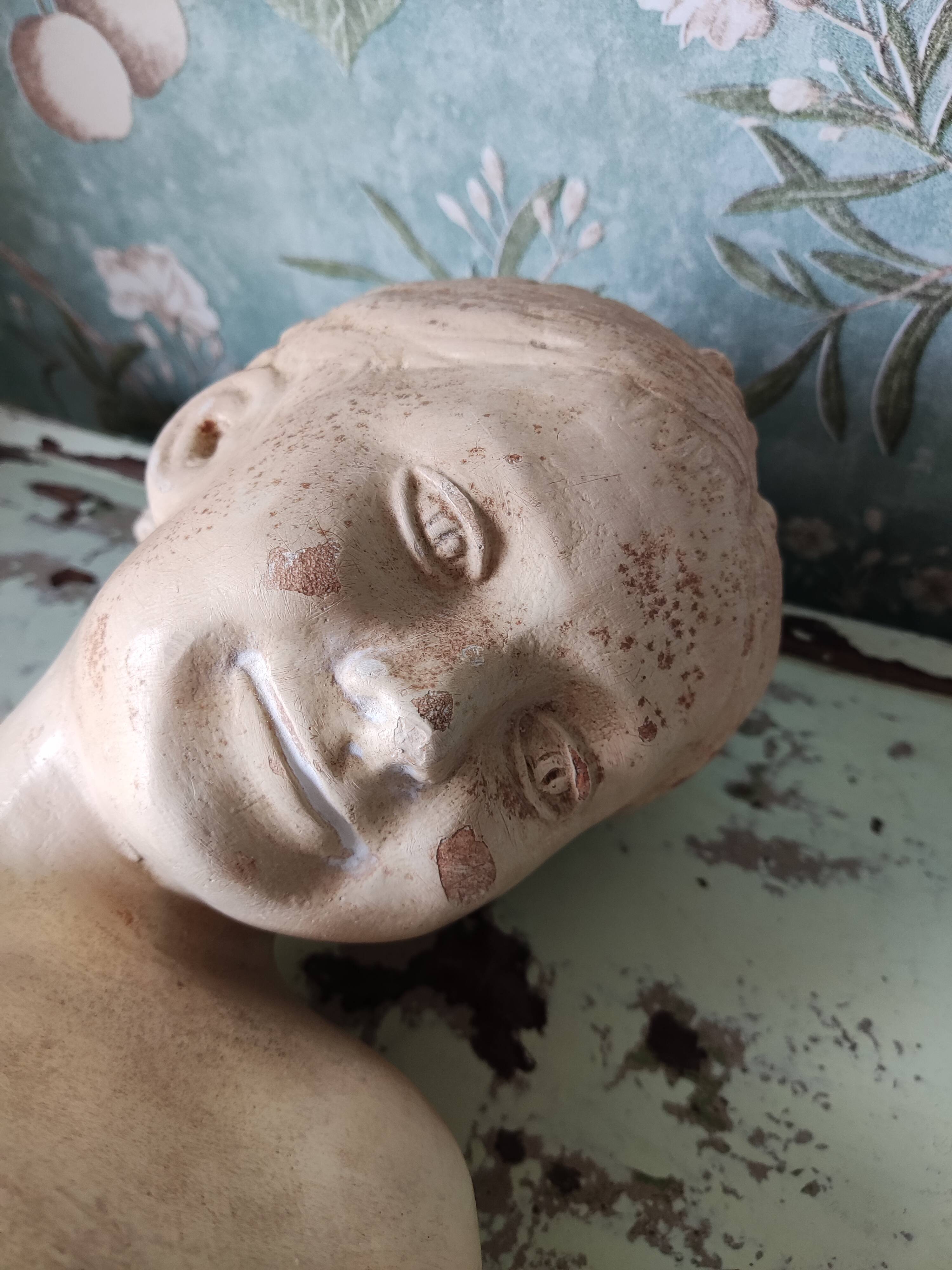Buste jeune fille en plâtre