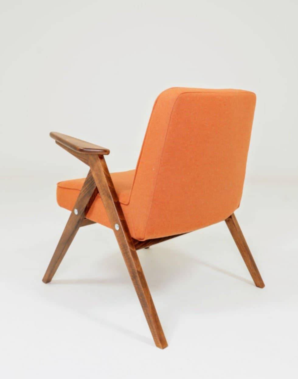 Fauteuil lounge vintage en laine, tissu orange et bois de hêtre