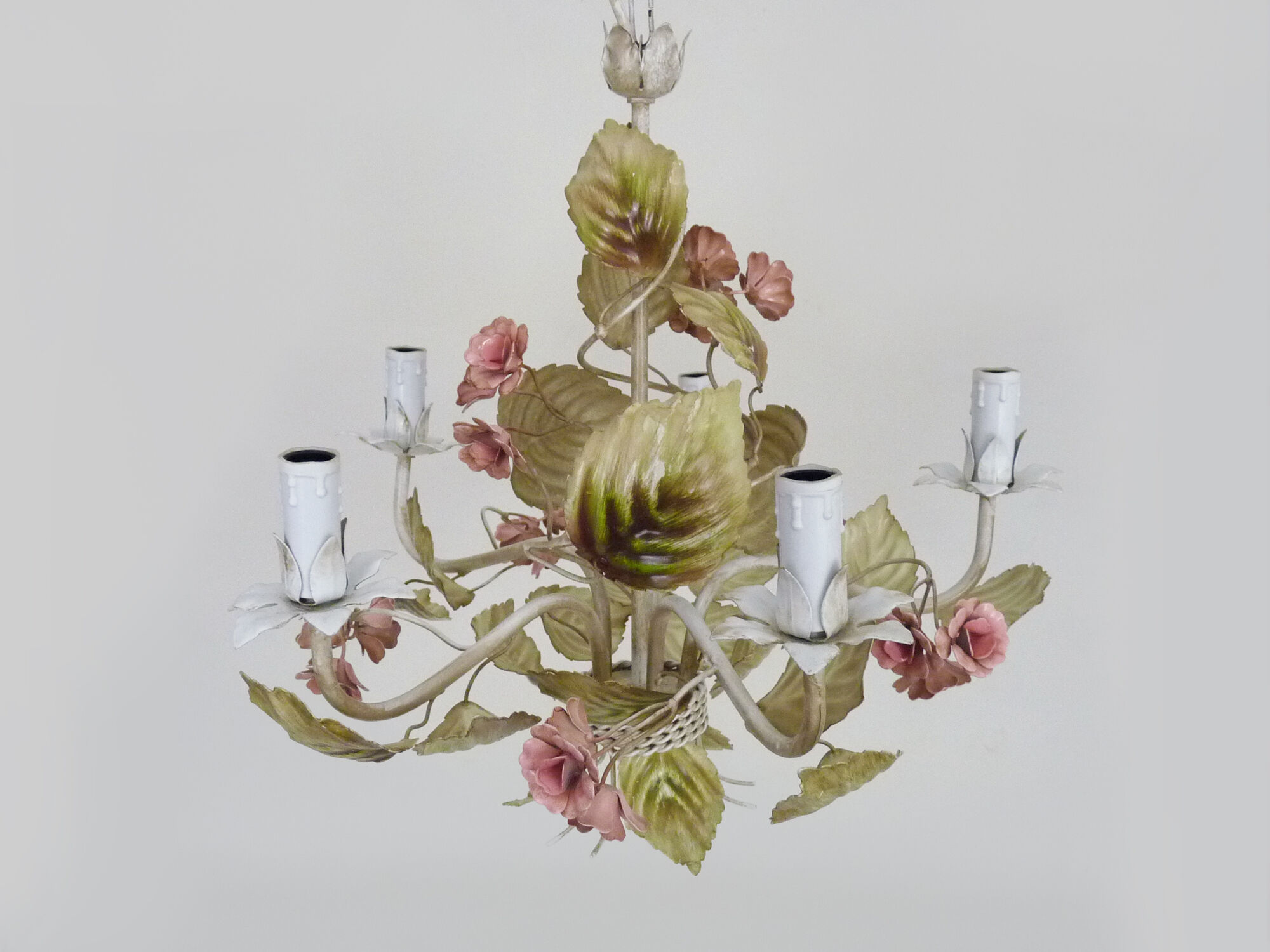 Painted metal chandelier decorated with pink and foliage with 5 lights. Year 80 90
