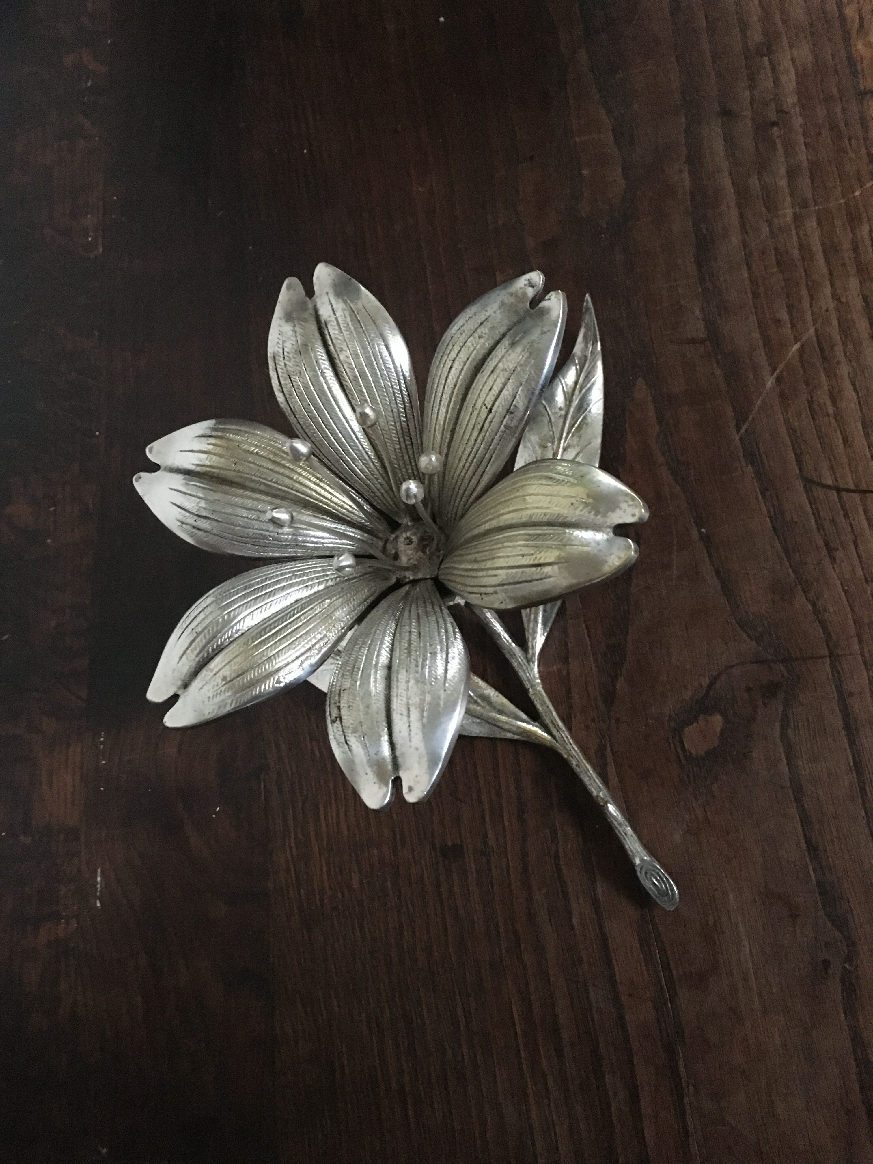 Silver metal flower ashtray