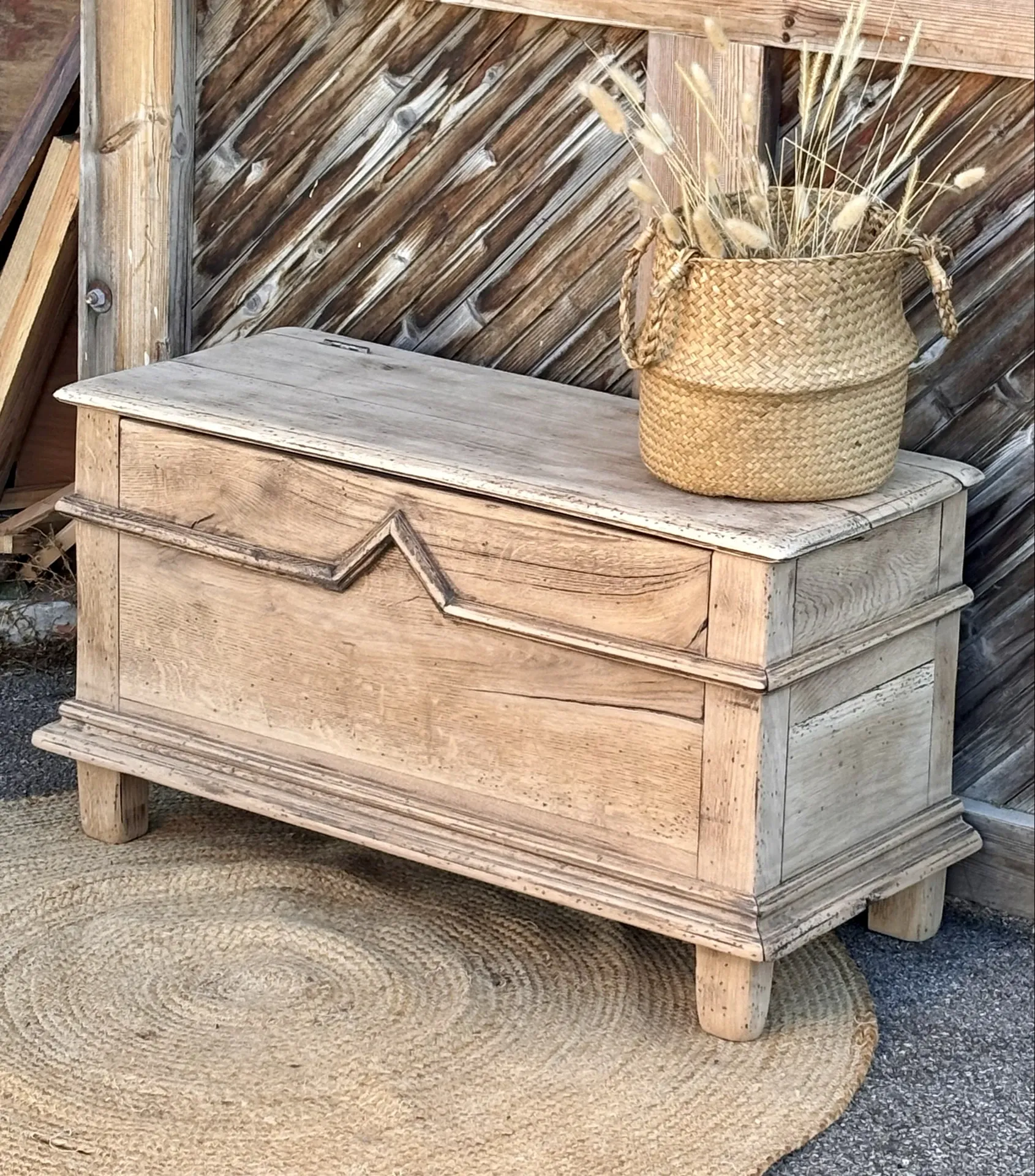 Antique oak solid wood chest bank