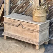 Banc coffre ancien en chêne massif brut