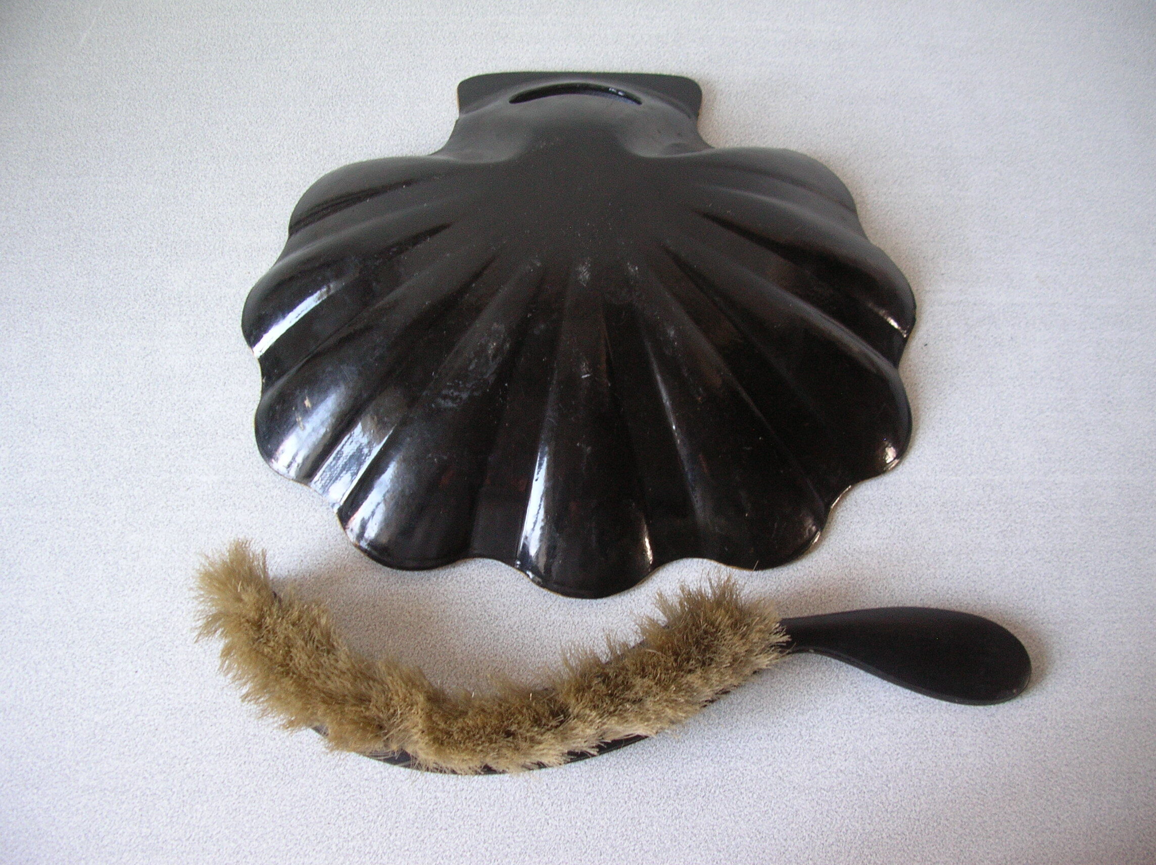 Old garbage pickup shovel brush cardboard boiled mother-of-pearl wood deco japanese