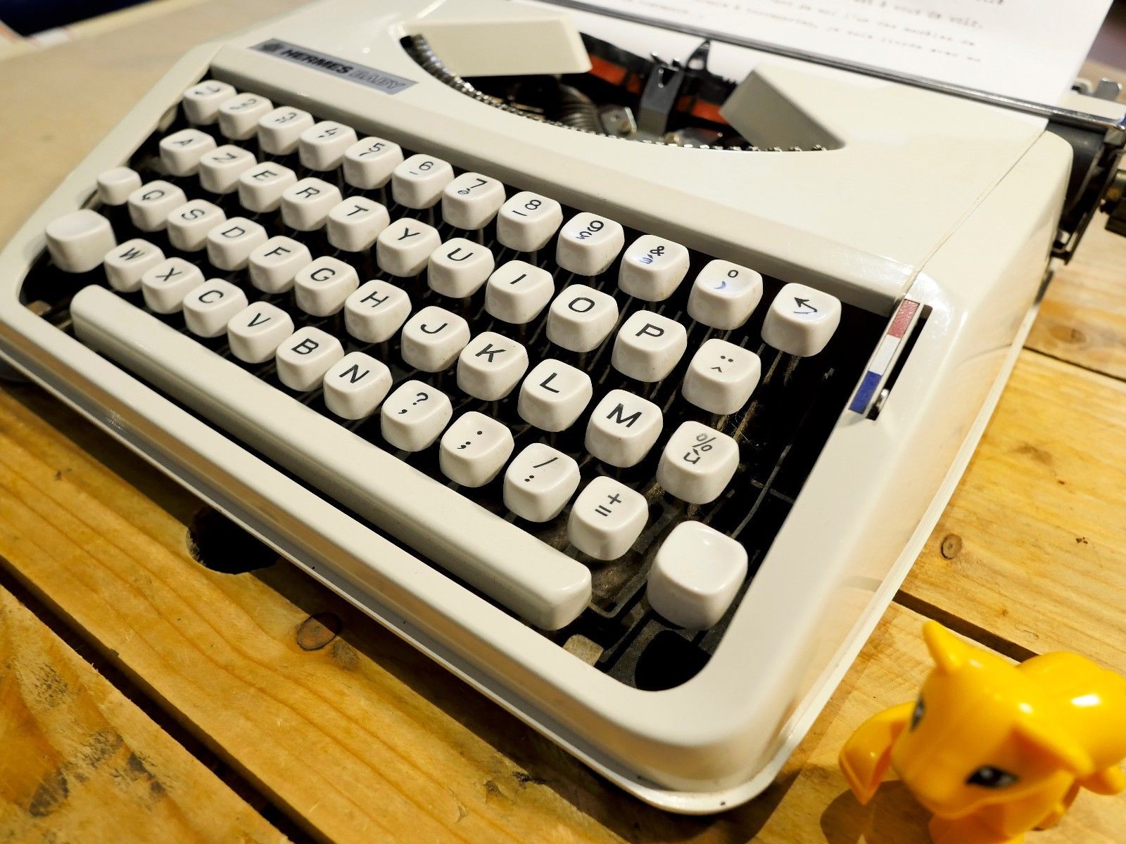 Baby Hermes typewriter beige + bag