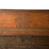 Zanzibar Chest