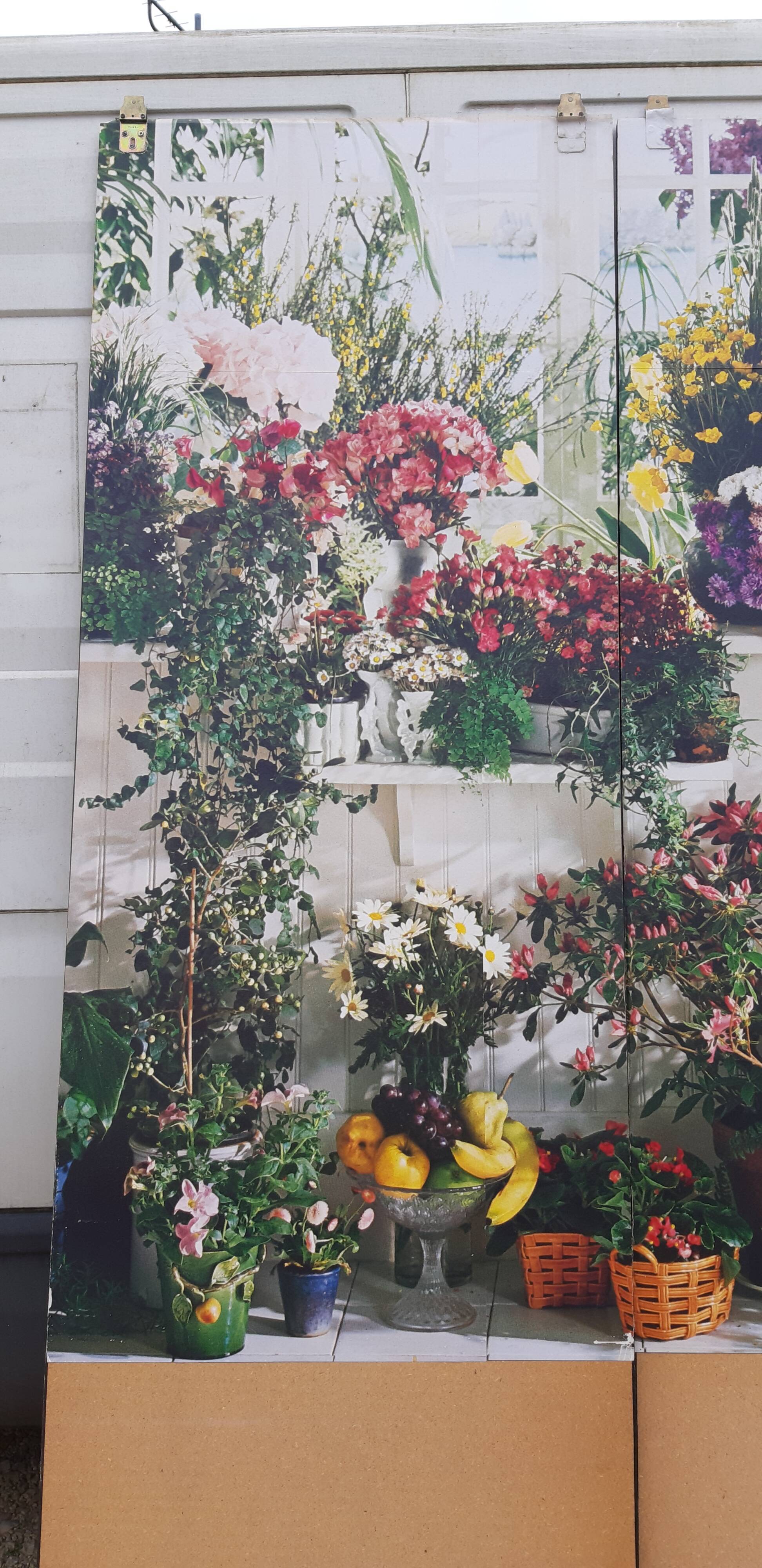 3 sliding panels printed on paper