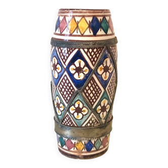 Vase oriental coloré