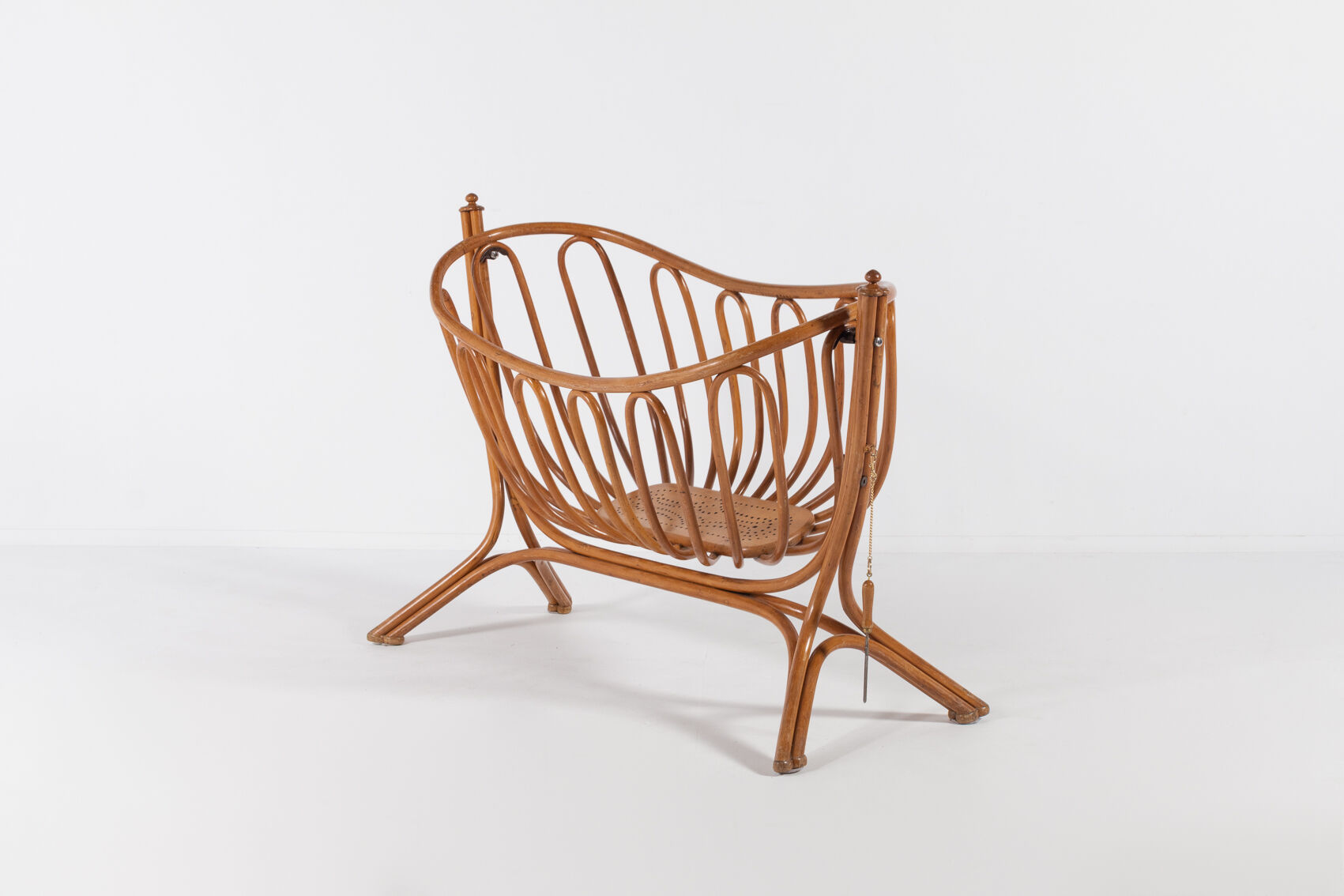 Baby cradle Thonet NR. 2